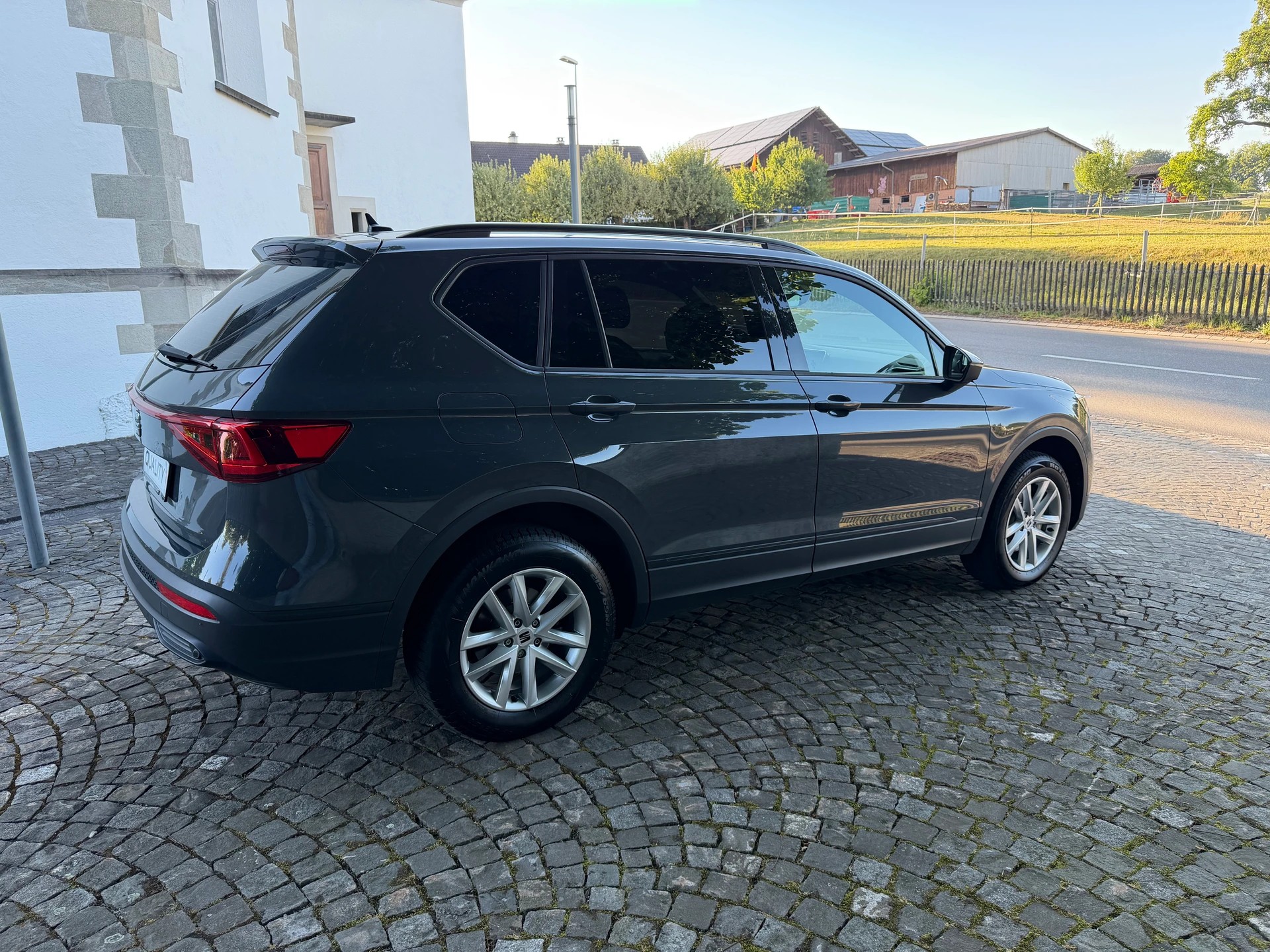 SEAT Tarraco 2.0 TDI CR DSG Style / Ab MFK / Service gepflegt/ 36 Monate Garantie / Digital Cockpit / Apple CarPlay / DAB+ / ACC-image-3