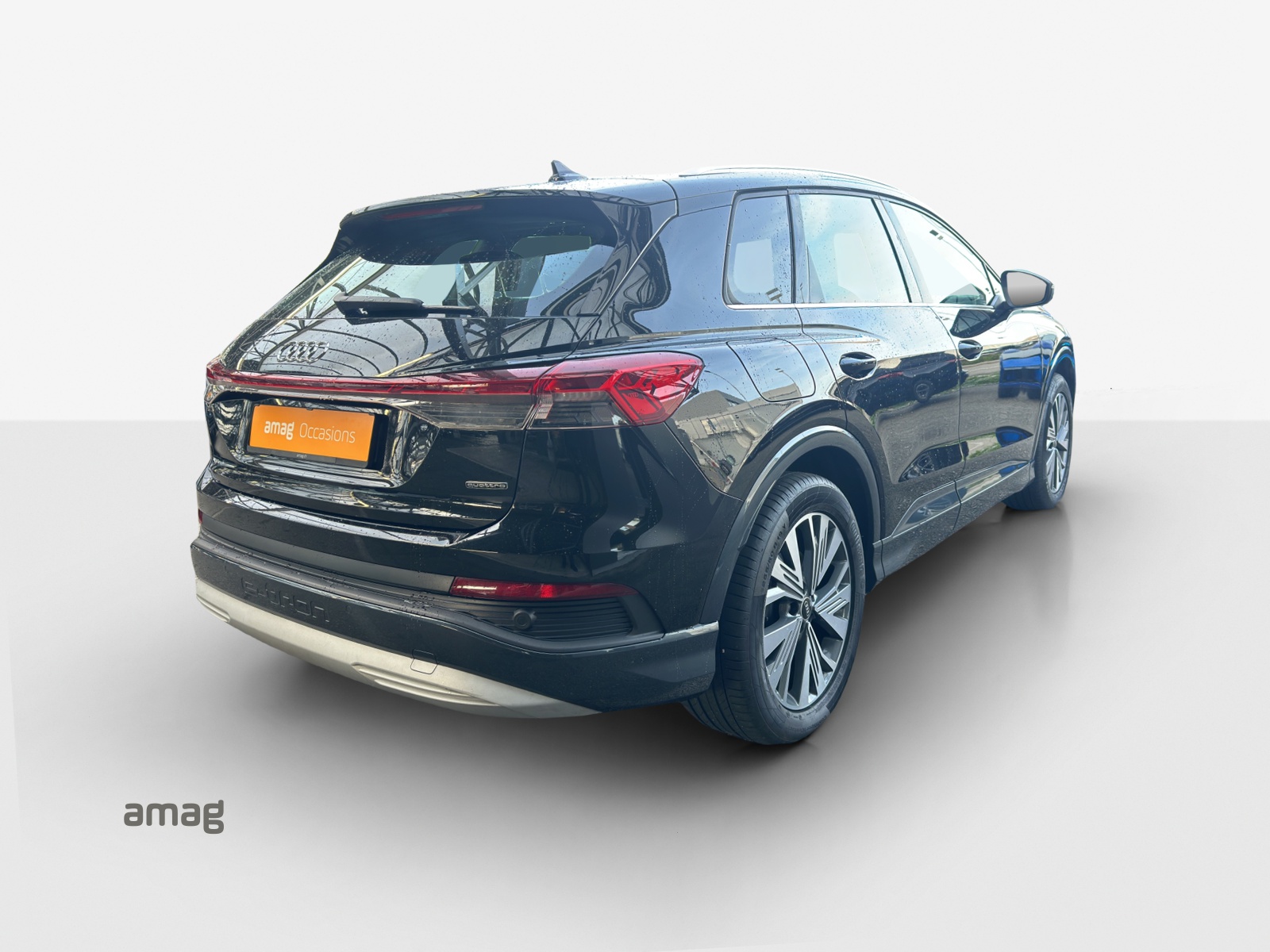AUDI Q4 e-tron 50 quattro-image-4