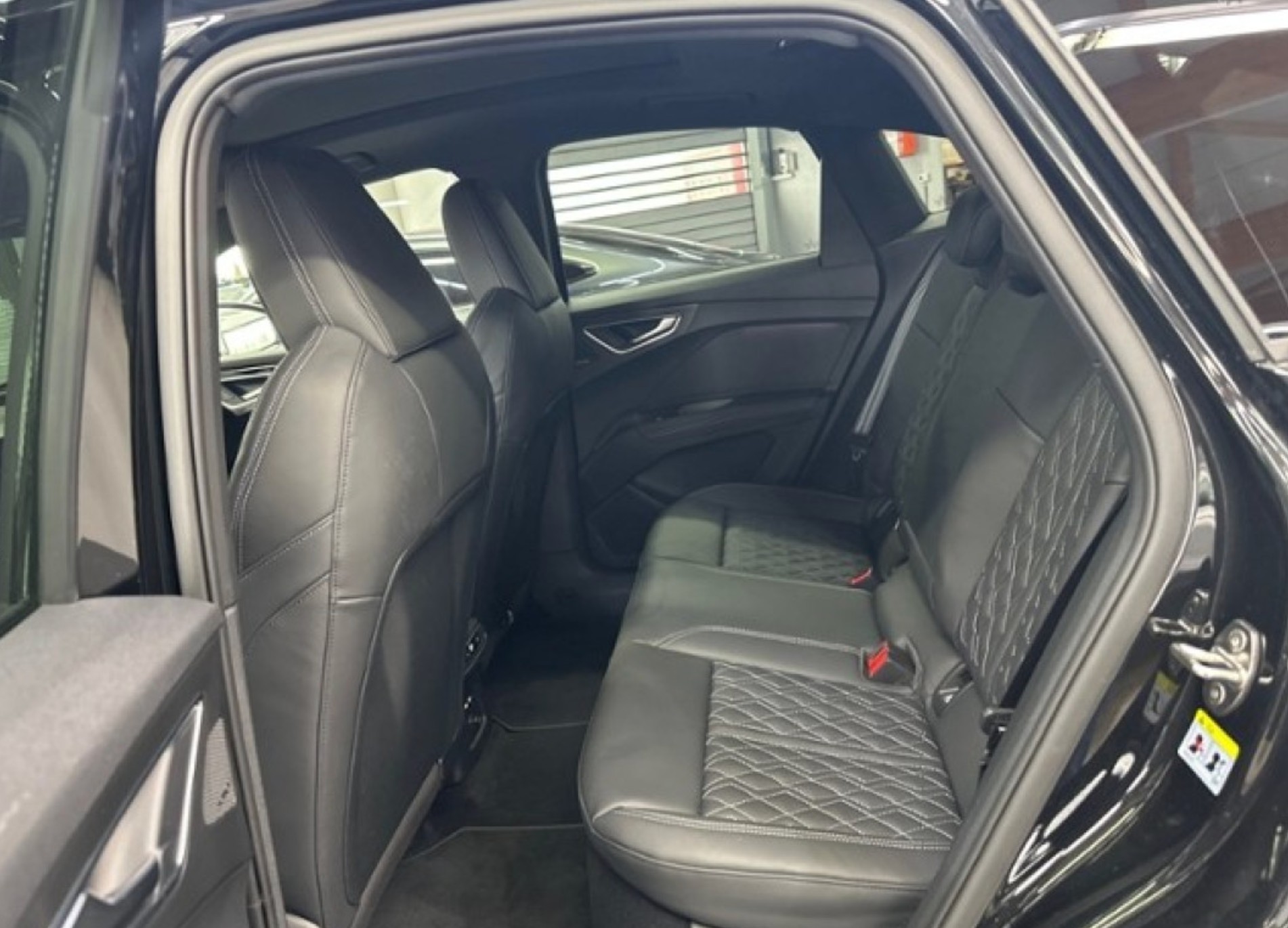 AUDI Q4 Sportback e-tron 55 quattro-image-12