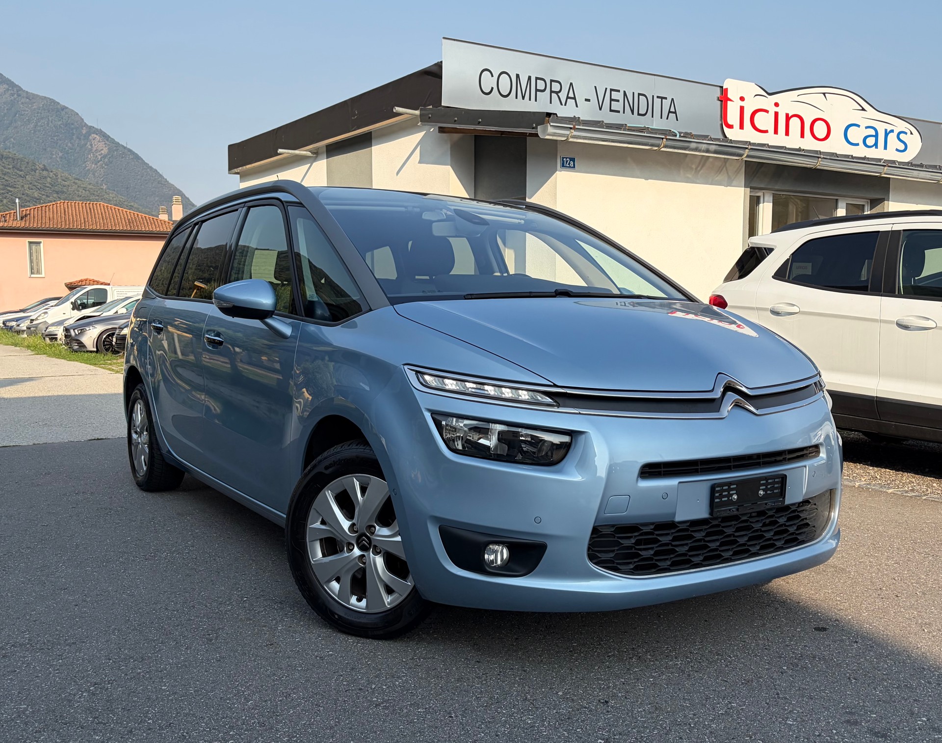 CITROEN Grand C4 Picasso 1.6i 16V e-THP Intensive-image-0