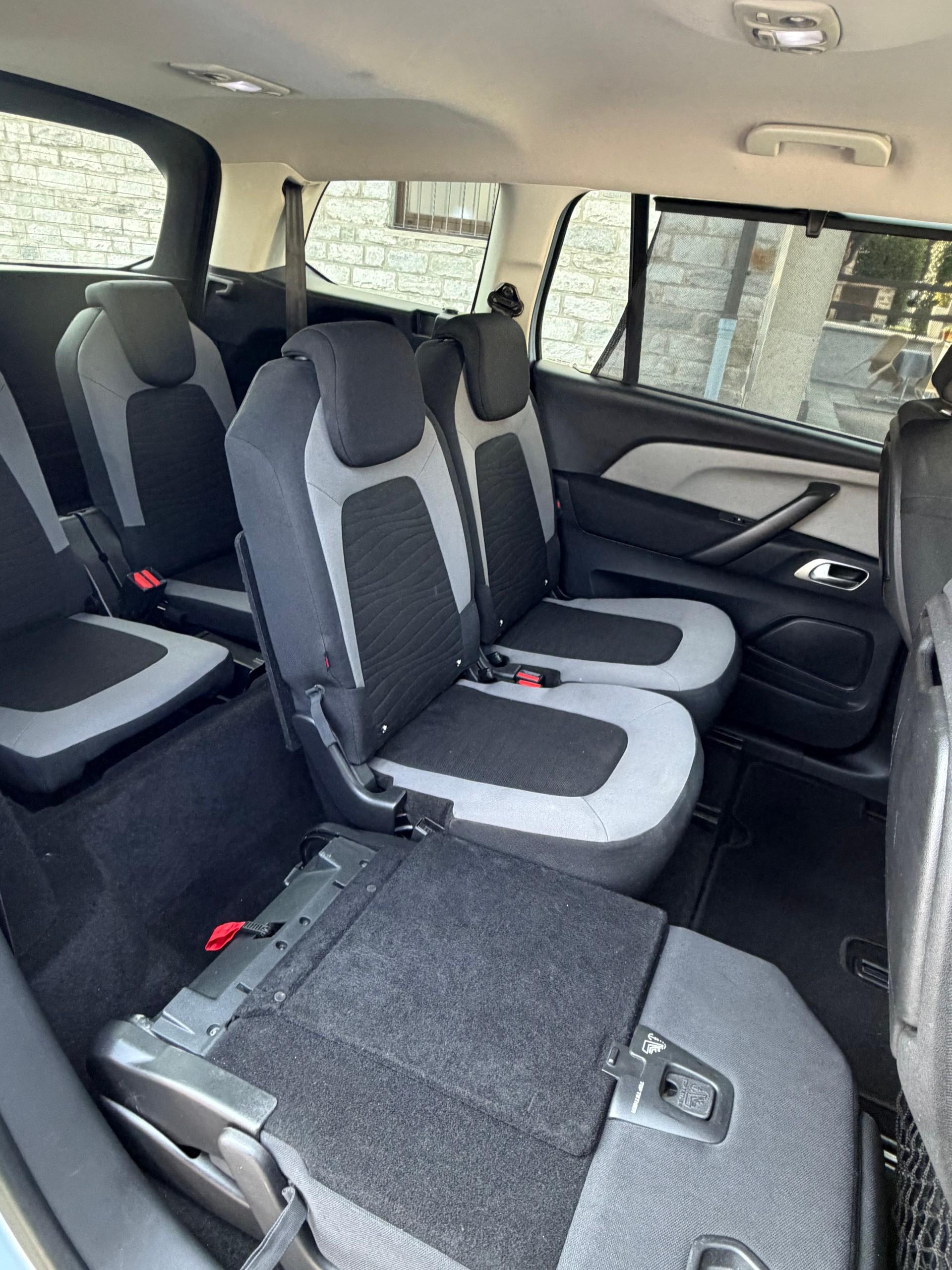 CITROEN Grand C4 Picasso 1.6i 16V e-THP Intensive-image-9