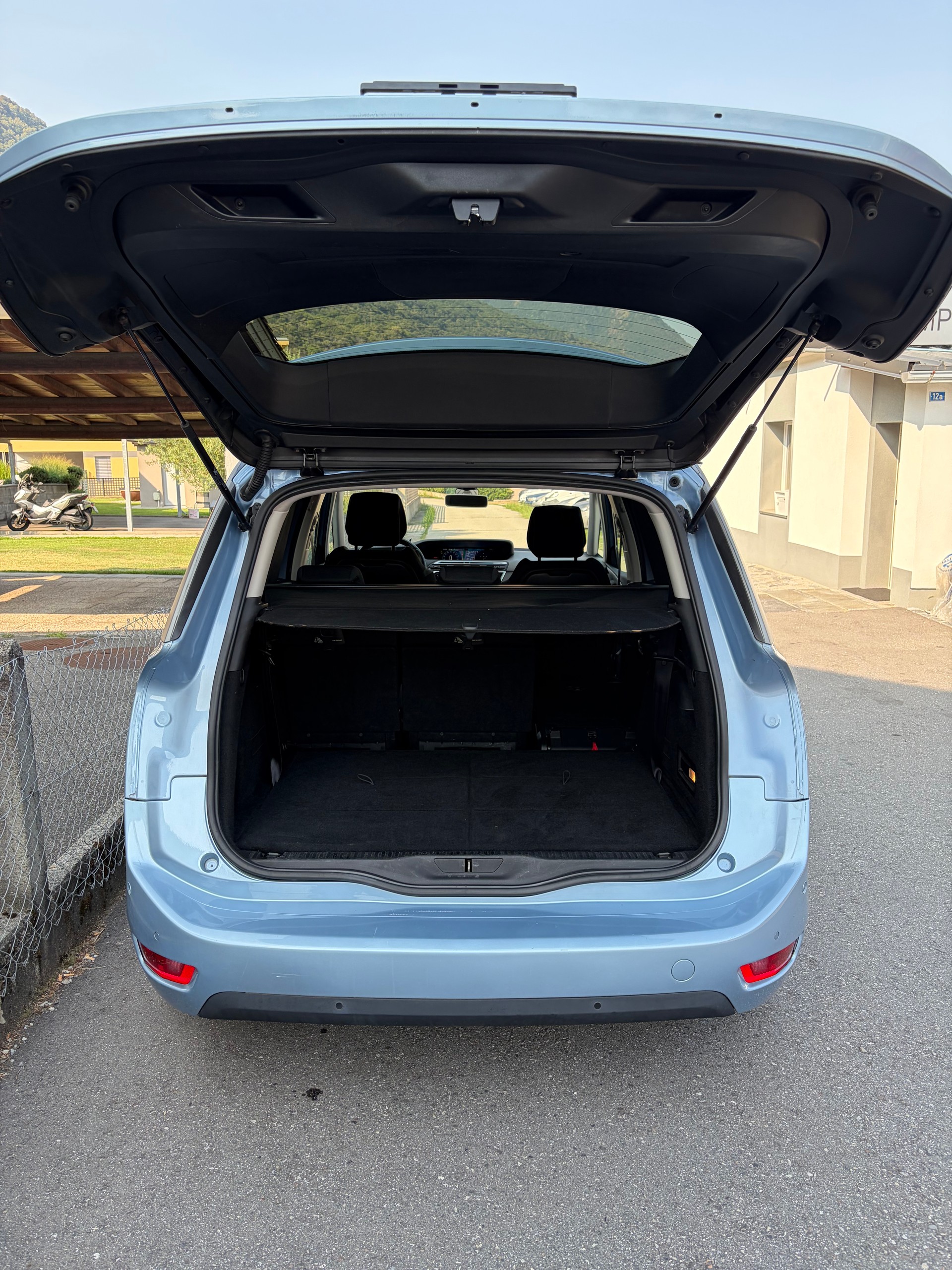 CITROEN Grand C4 Picasso 1.6i 16V e-THP Intensive-image-13