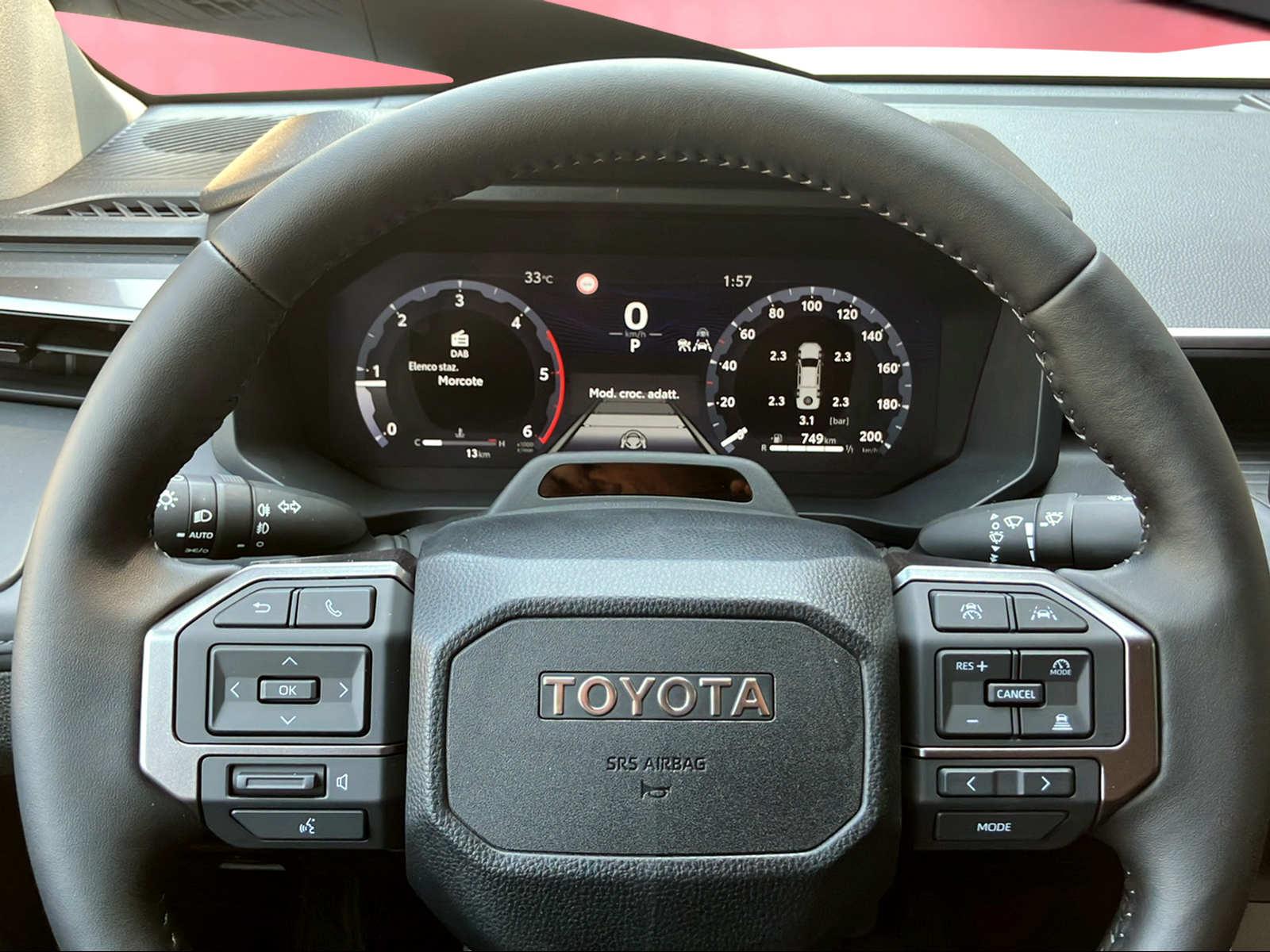 TOYOTA Hilux Double Cab.-Pick-up 2.8 D-4D MHEV 204 Style-image-6