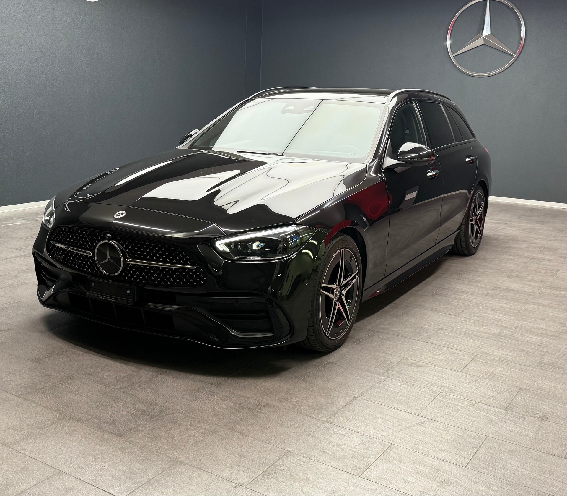 MERCEDES-BENZ C 220 d AMG Line 4matic Werksgarantie Vollausstattung