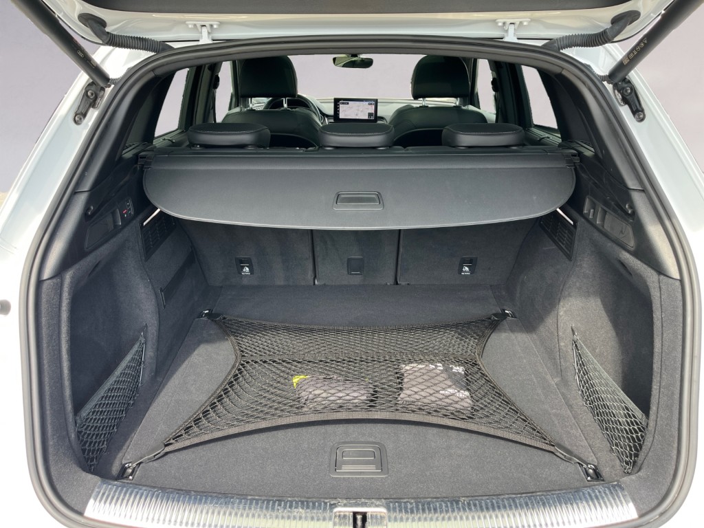 AUDI Q5 Sportback 40 TDI Blackedition quattro S-tronic-image-18