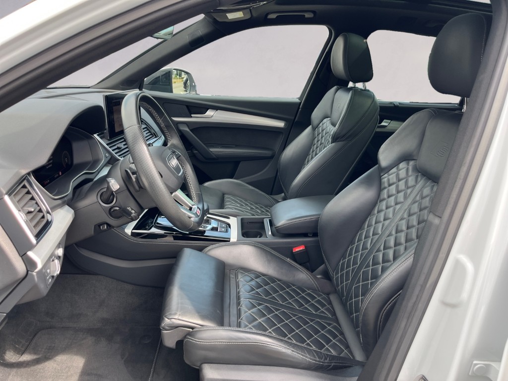 AUDI Q5 Sportback 40 TDI Blackedition quattro S-tronic-image-9