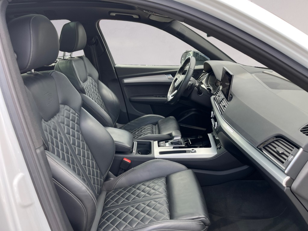 AUDI Q5 Sportback 40 TDI Blackedition quattro S-tronic-image-16