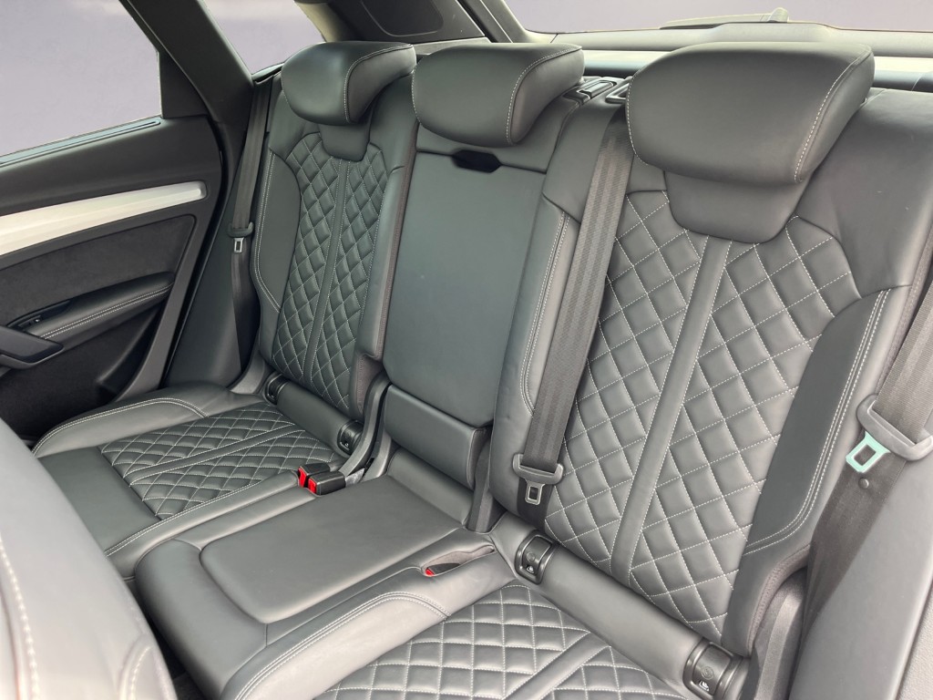 AUDI Q5 Sportback 40 TDI Blackedition quattro S-tronic-image-15