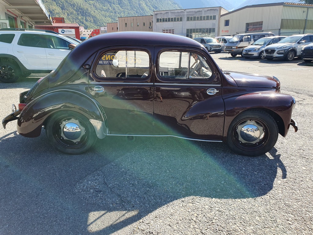 RENAULT 4CV-image-4