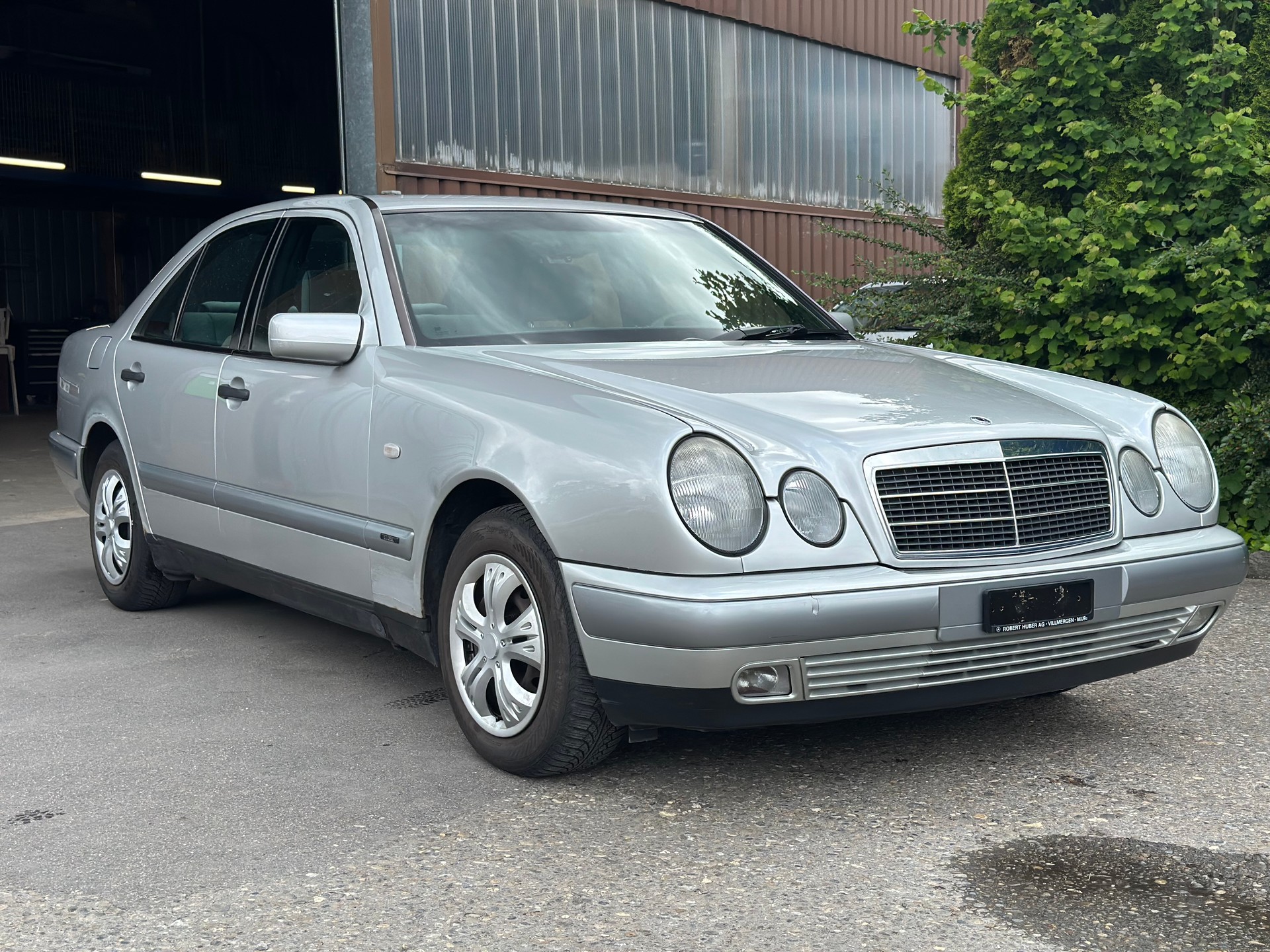 MERCEDES-BENZ E 290 TD Classic-image-0
