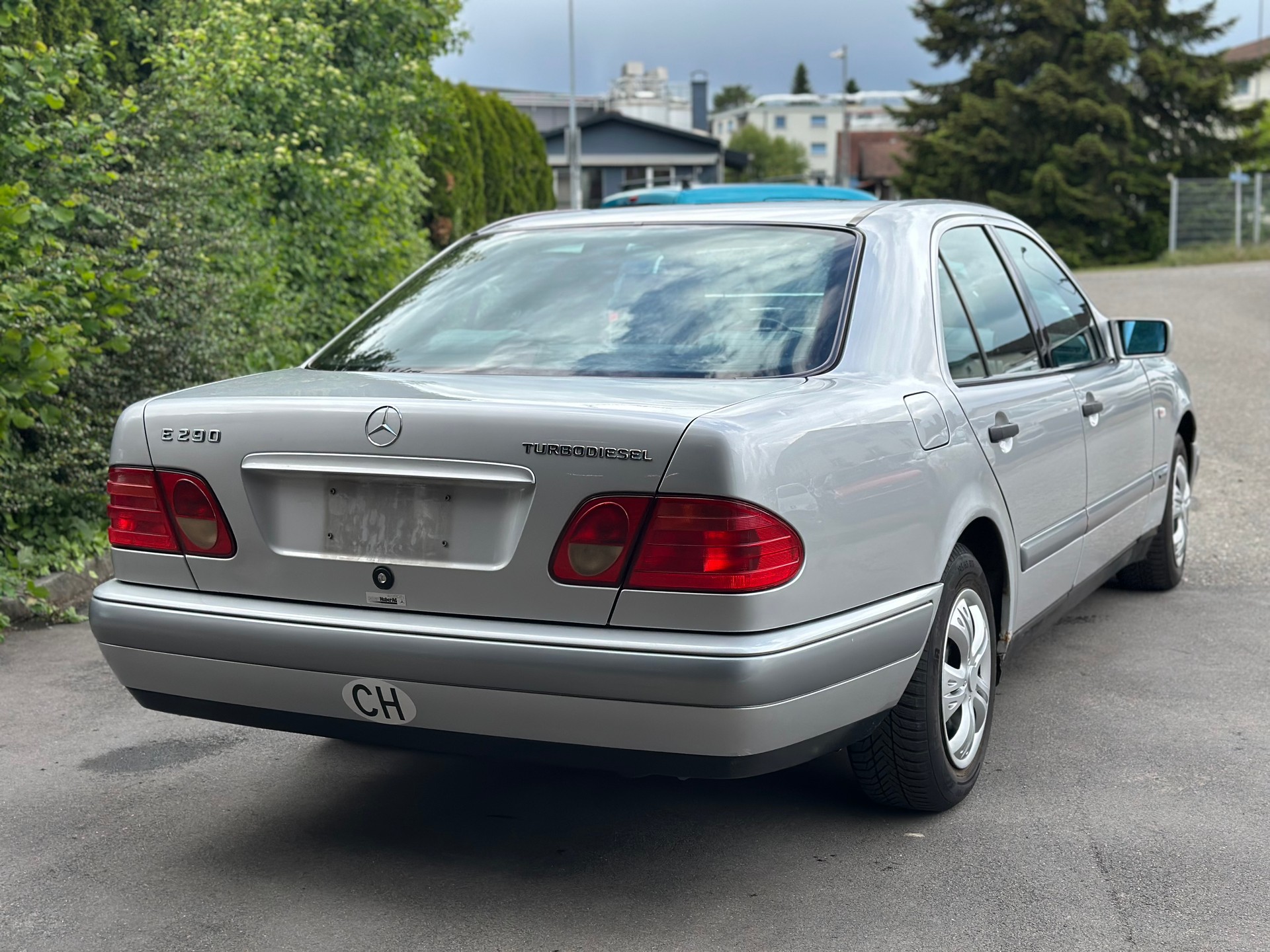 MERCEDES-BENZ E 290 TD Classic-image-3