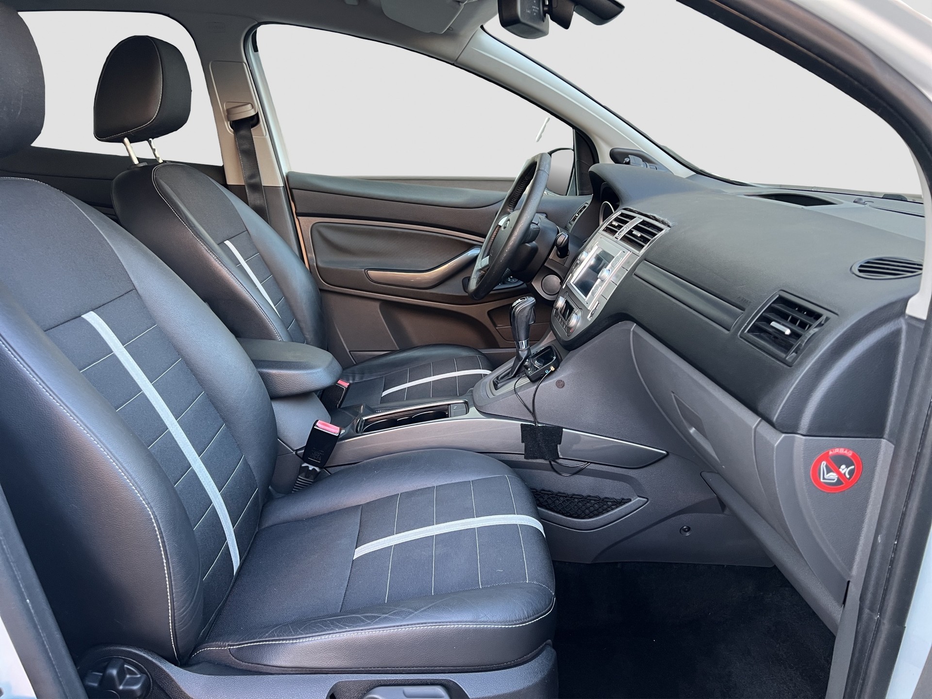FORD Kuga 2.0 TDCi Titanium 4WD PowerShift-image-12