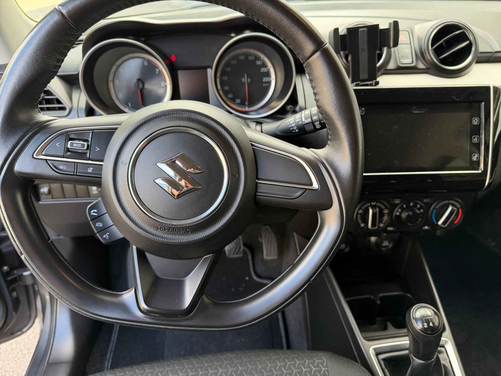 SUZUKI Swift 1.2 Unico-image-11