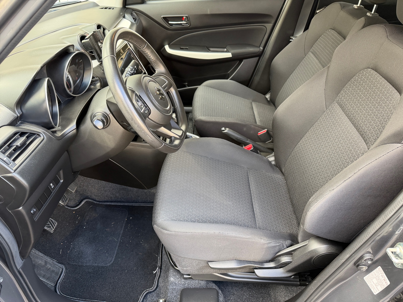 SUZUKI Swift 1.2 Unico-image-8
