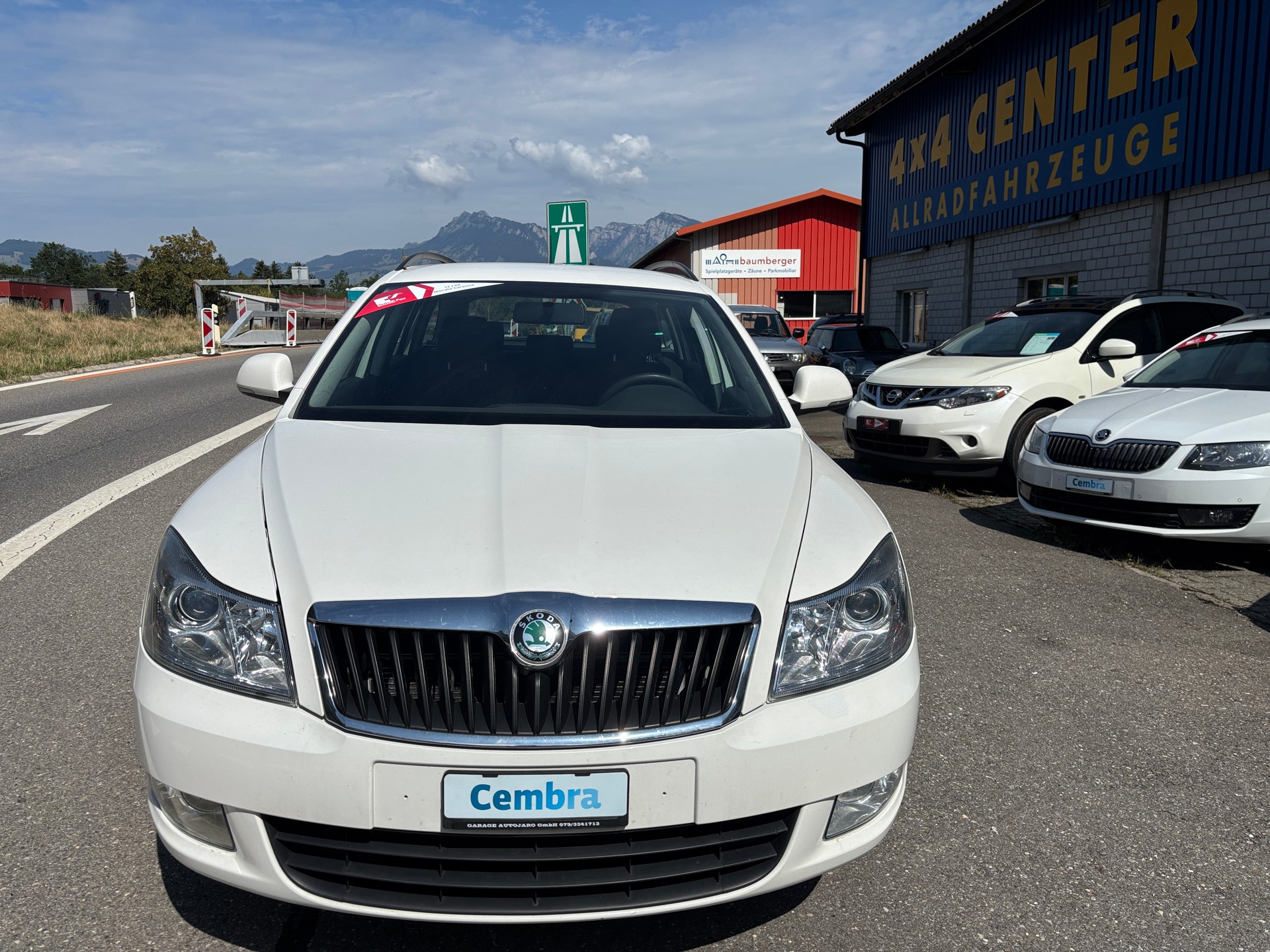 SKODA Octavia Combi 2.0 TDI Adventure 4x4-image-1