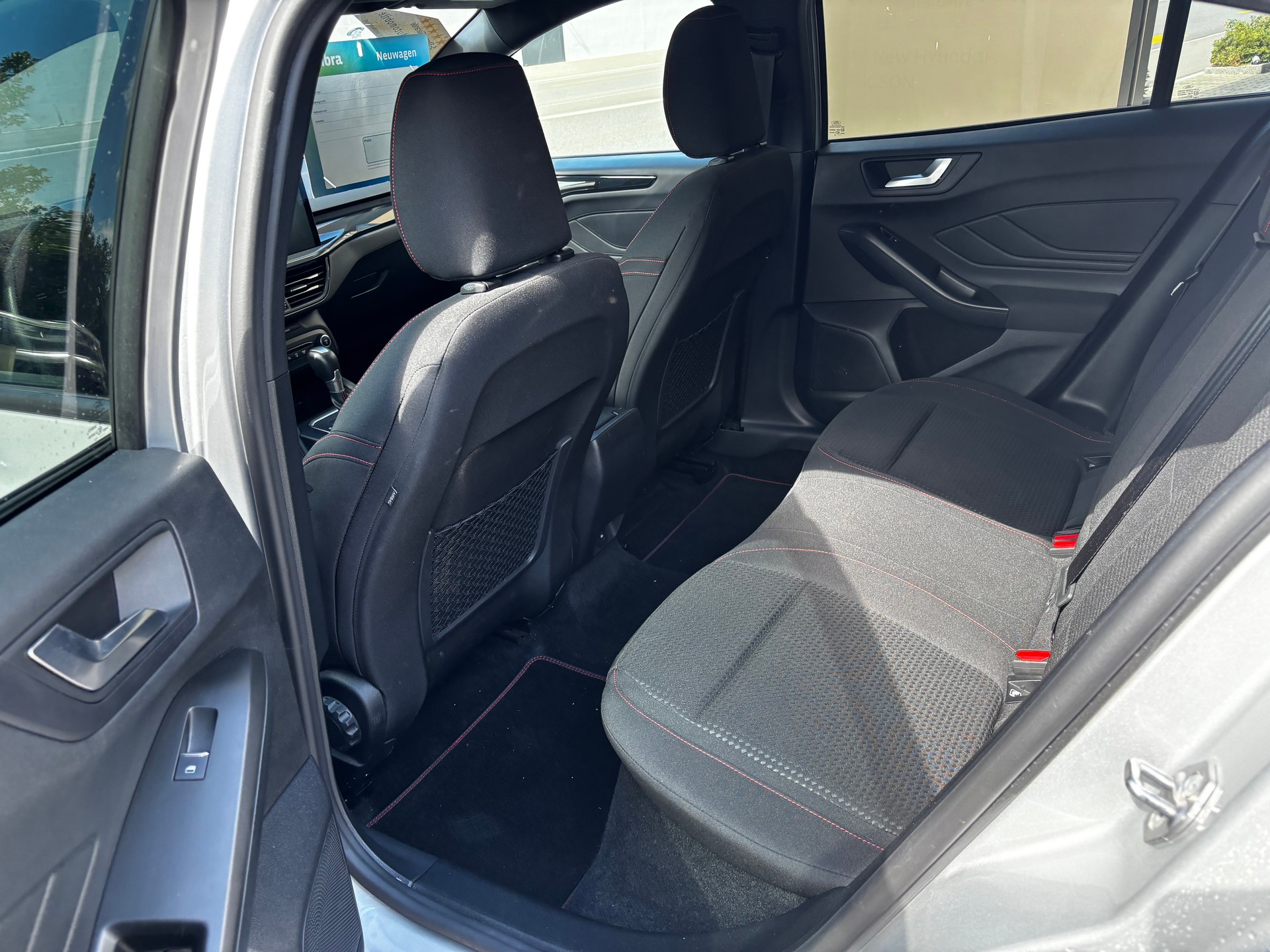 FORD Focus 1.0 MHEV ST-Line X Automat-image-11