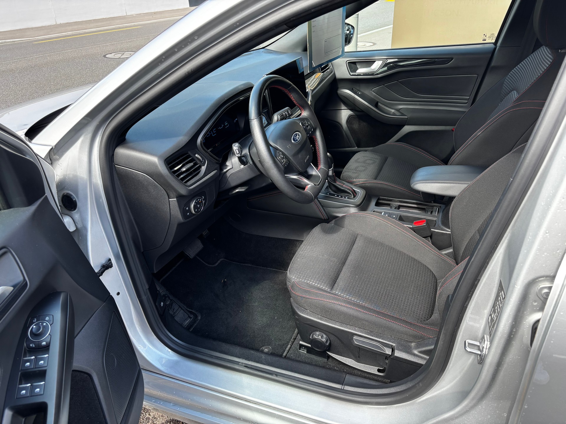 FORD Focus 1.0 MHEV ST-Line X Automat-image-8