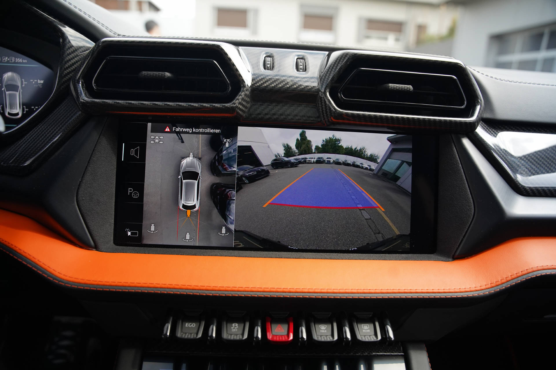 LAMBORGHINI Urus SE-image-14