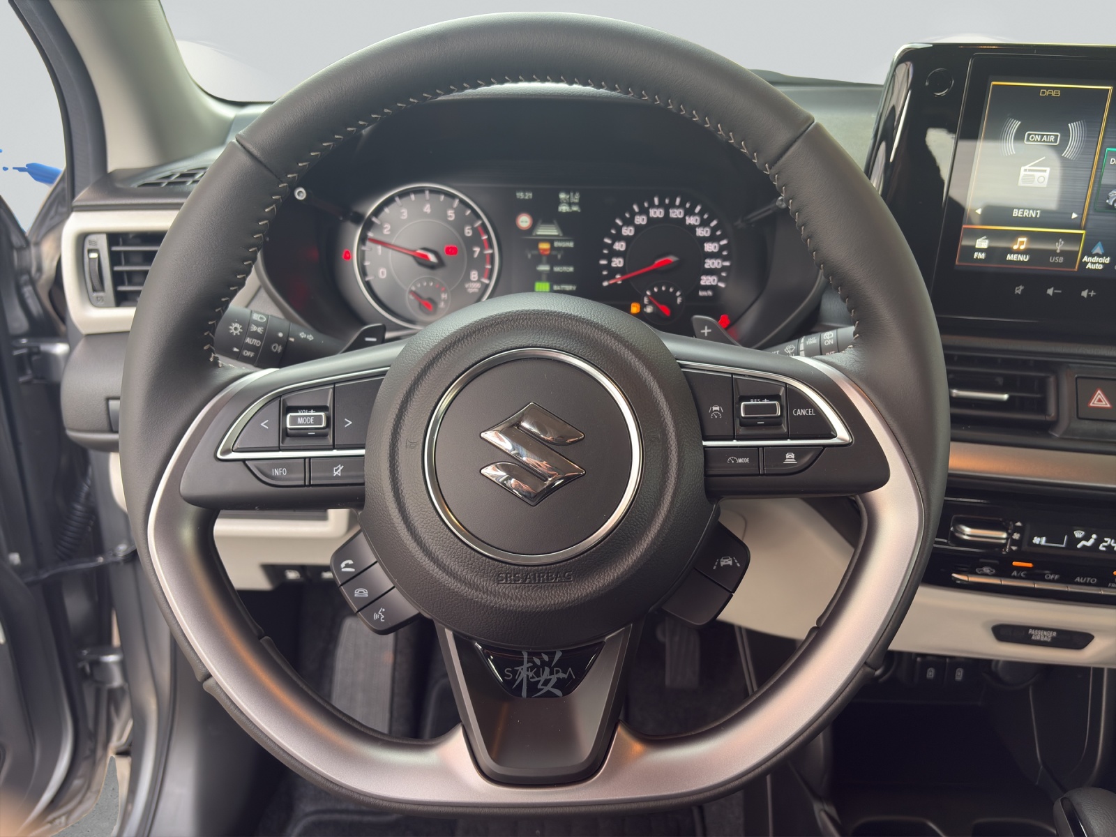 SUZUKI Swift 1.2 Sakura Top Hybrid-image-9