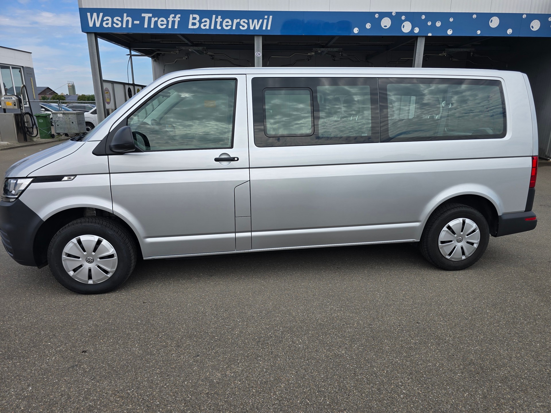 VW T6.1 2.0 TDIKombi 3400 2.0 TDI 150, 150 PS*Frsch ab MFK"Frisch ab Service**-image-1