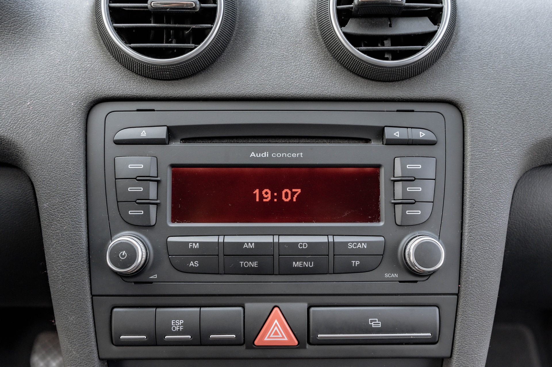 AUDI A3 1.8 Turbo FSI Ambiente * STEUERKETTE ERSETZT * FRISCH AB MFK & SERVICE *-image-12