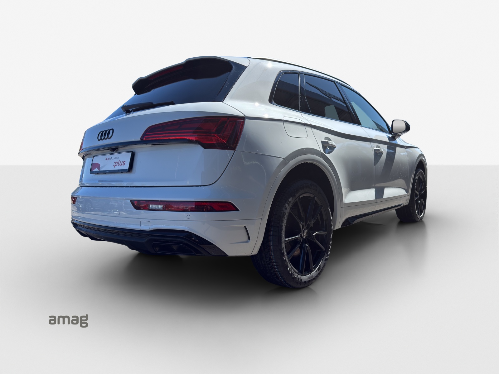 AUDI Q5 40 TDI Black Edition quattro S-tronic-image-4