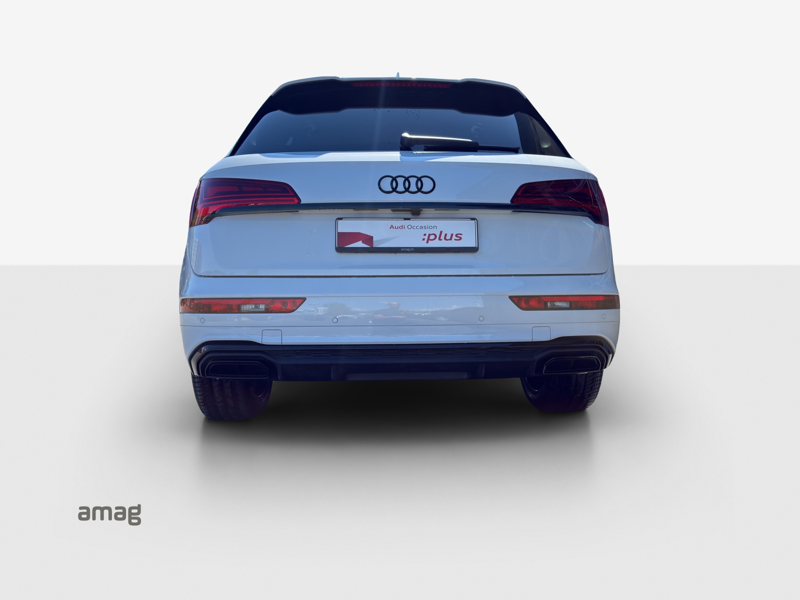 AUDI Q5 40 TDI Black Edition quattro S-tronic-image-3