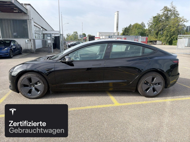 TESLA Model 3 Long Range AWD-showroom-element-3