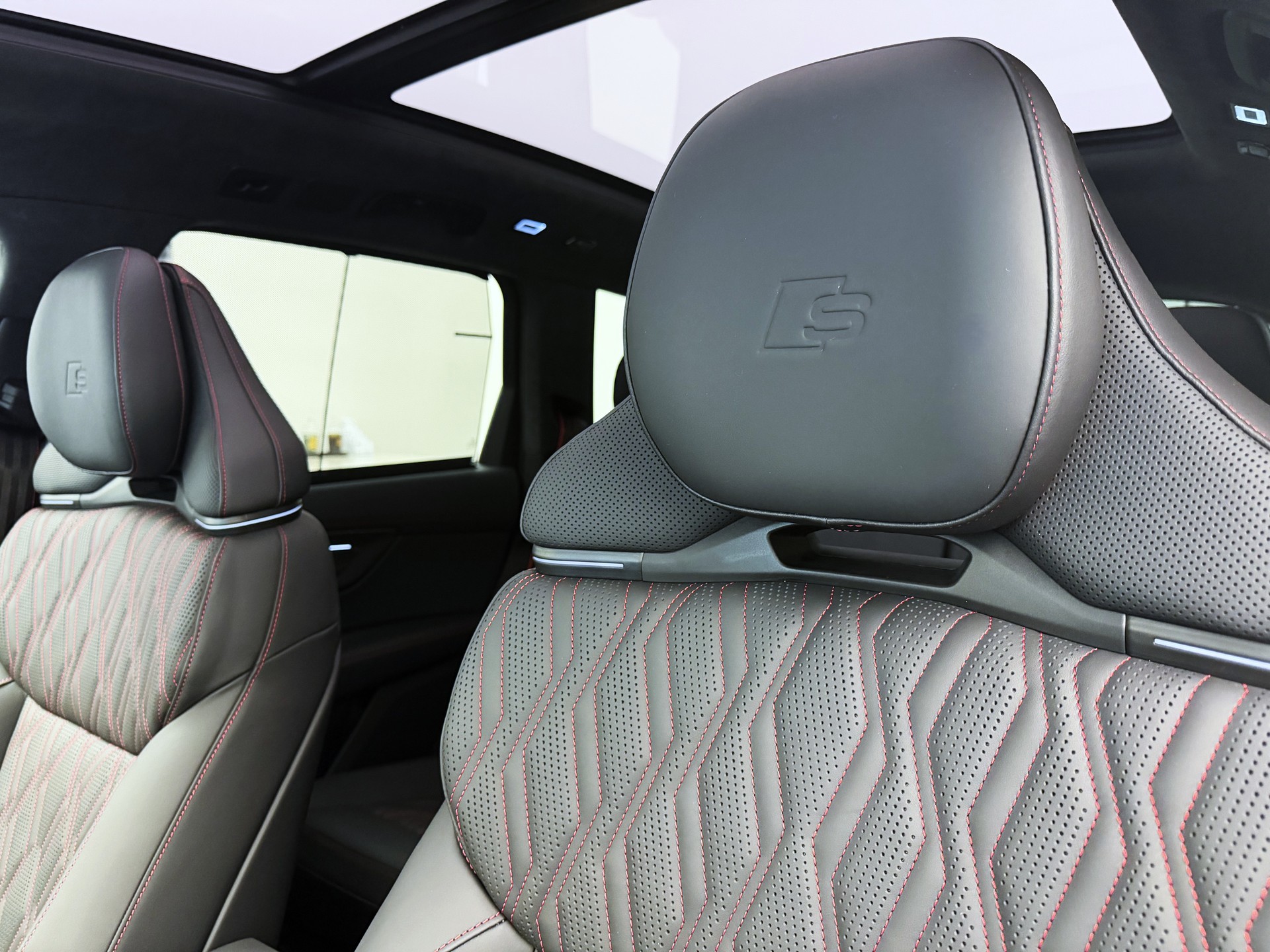 AUDI Q7 SUV TDI quattro 220 kW-image-6