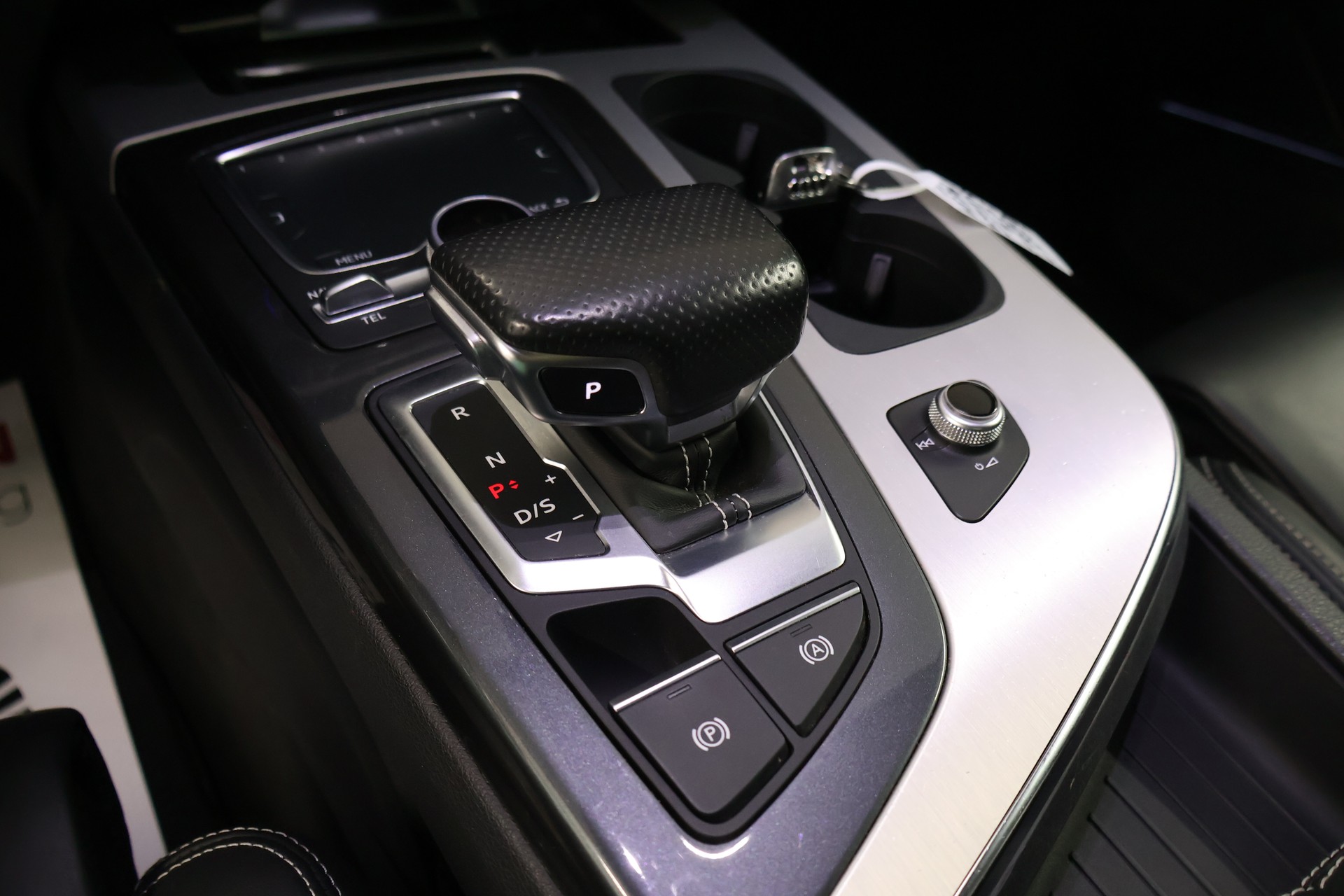 AUDI Q7 3.0 TDI quattro tiptronic-image-28
