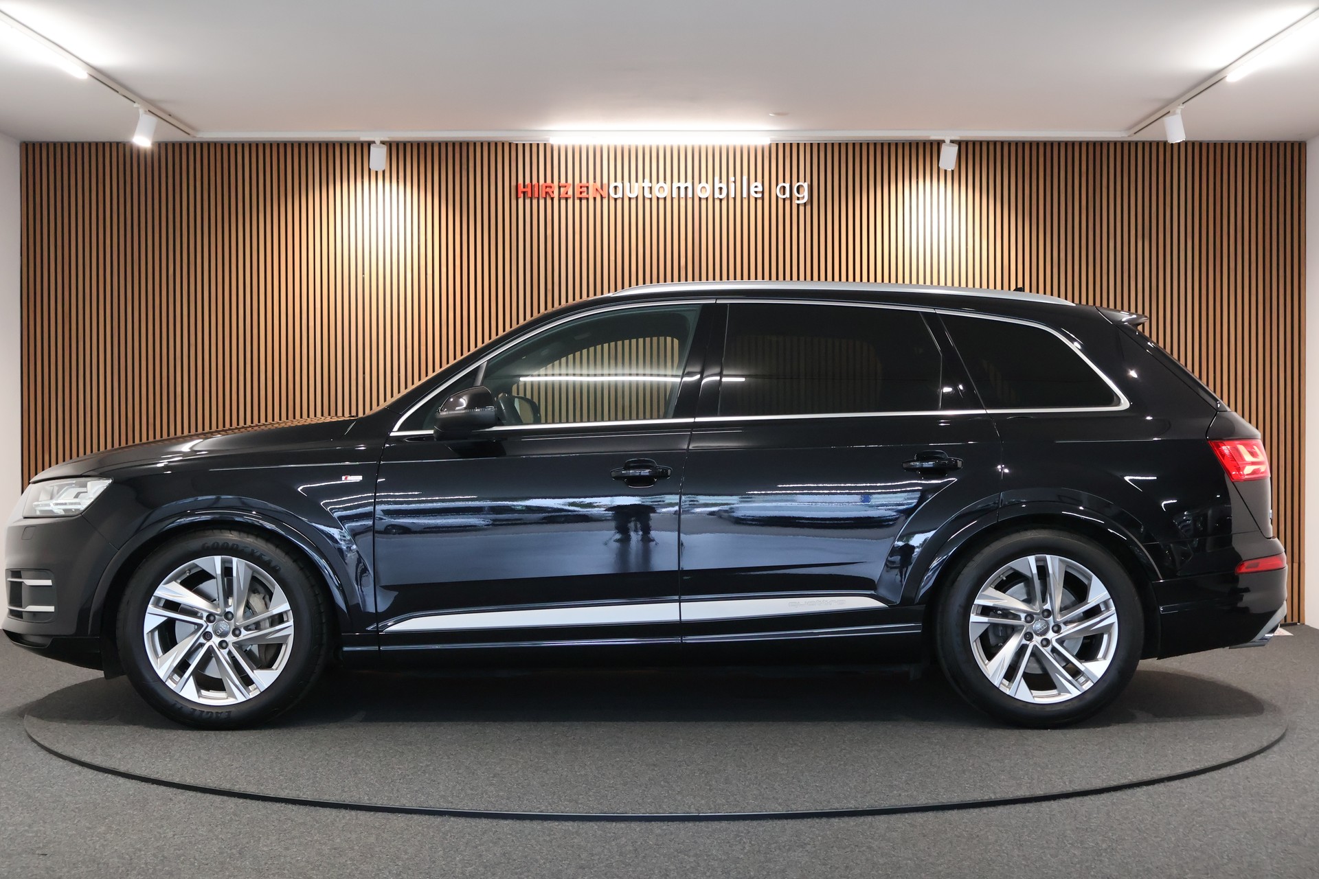 AUDI Q7 3.0 TDI quattro tiptronic 7 Sitze-image-1