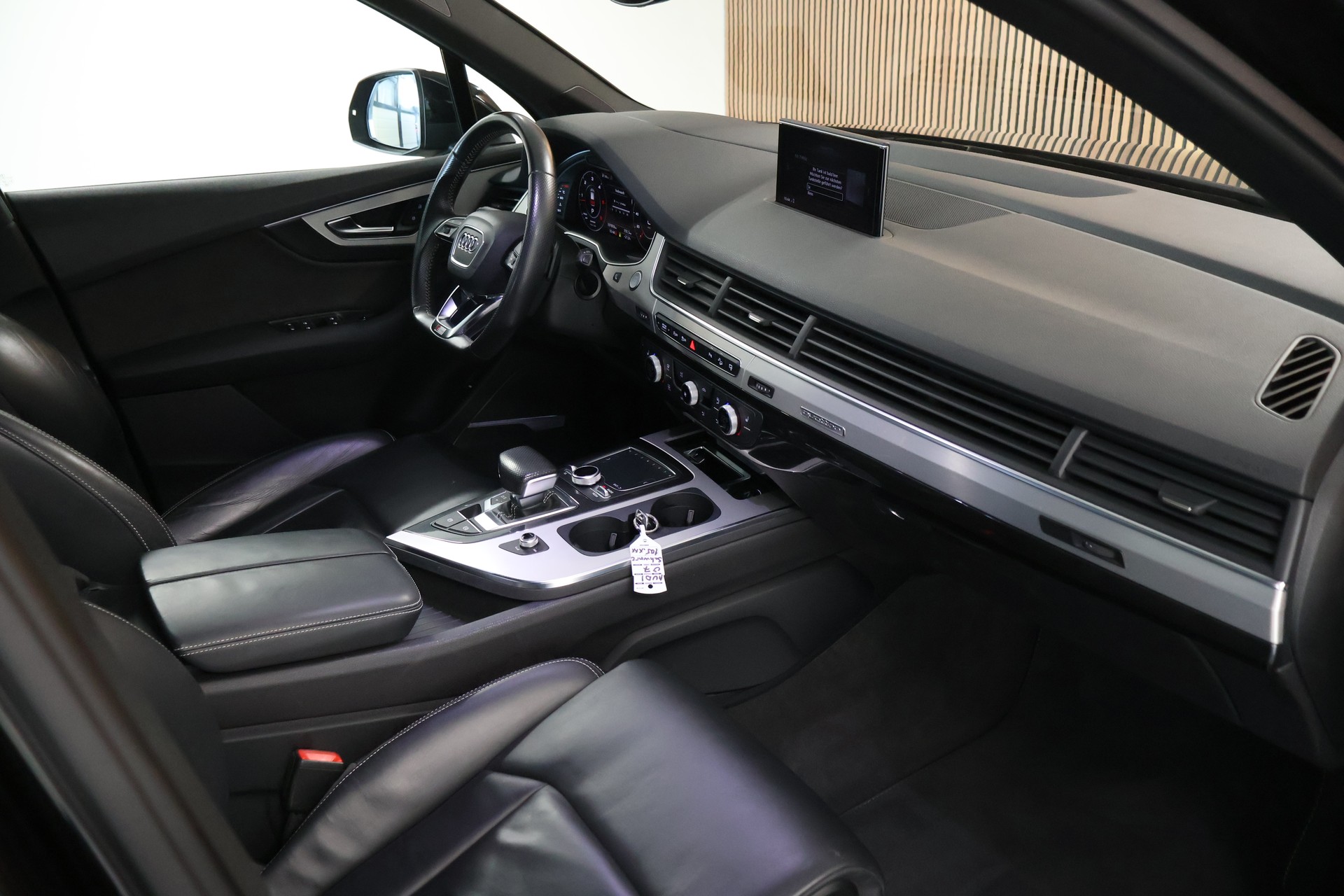 AUDI Q7 3.0 TDI quattro tiptronic-image-14