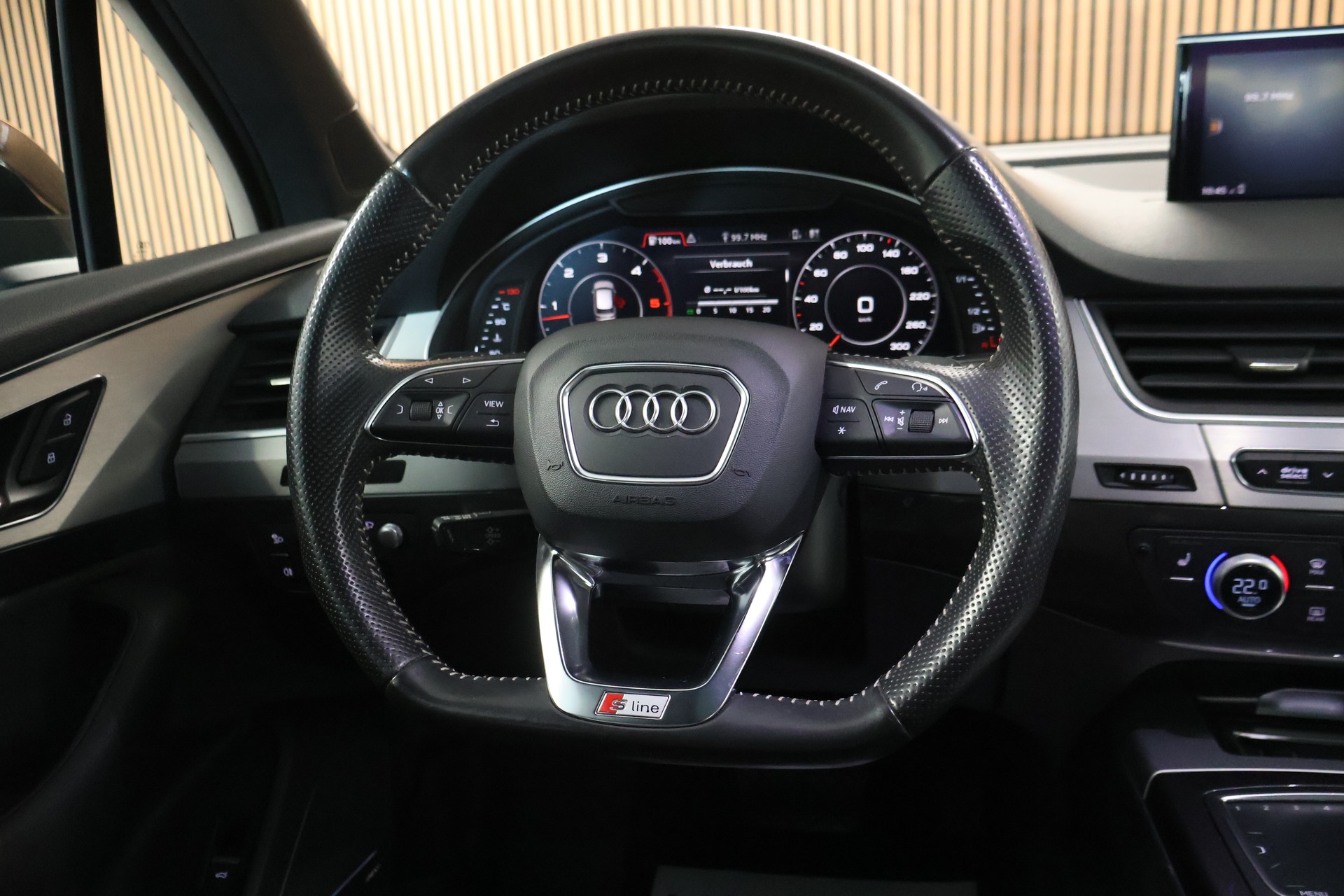 AUDI Q7 3.0 TDI quattro tiptronic-image-16