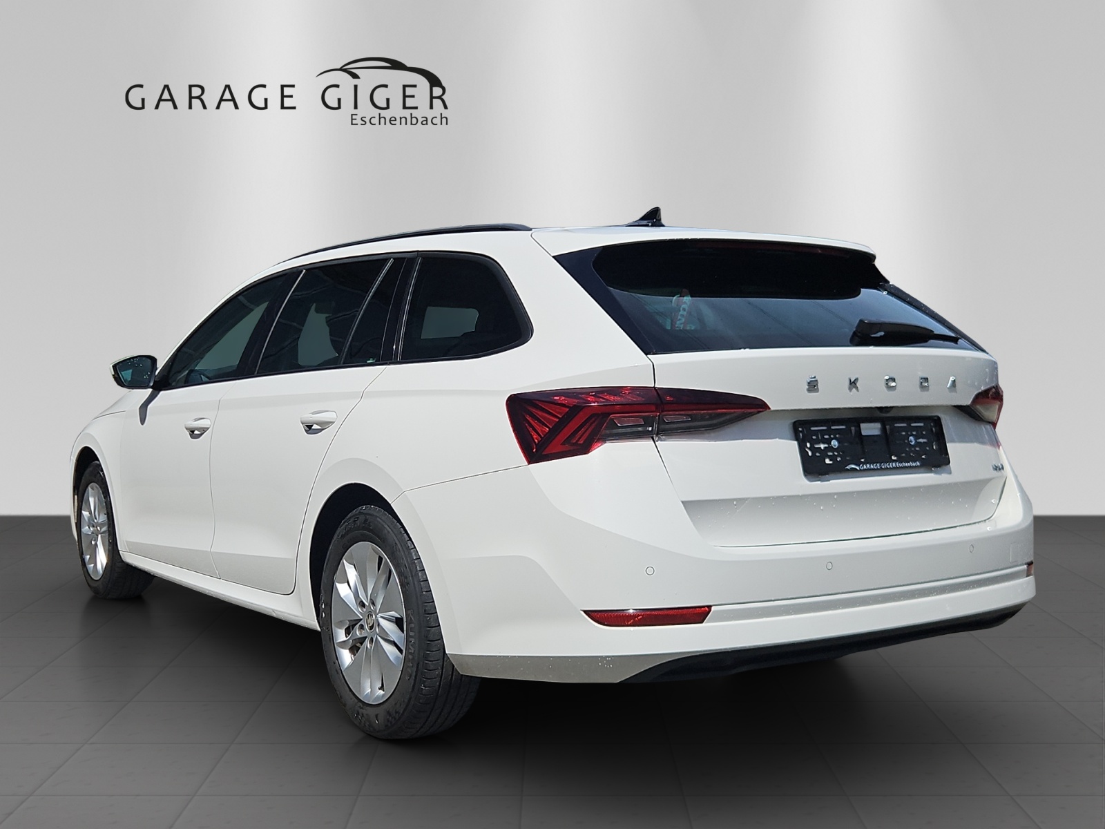 SKODA Octavia Combi 2.0 TDI DSG Ambition 4x4-image-2
