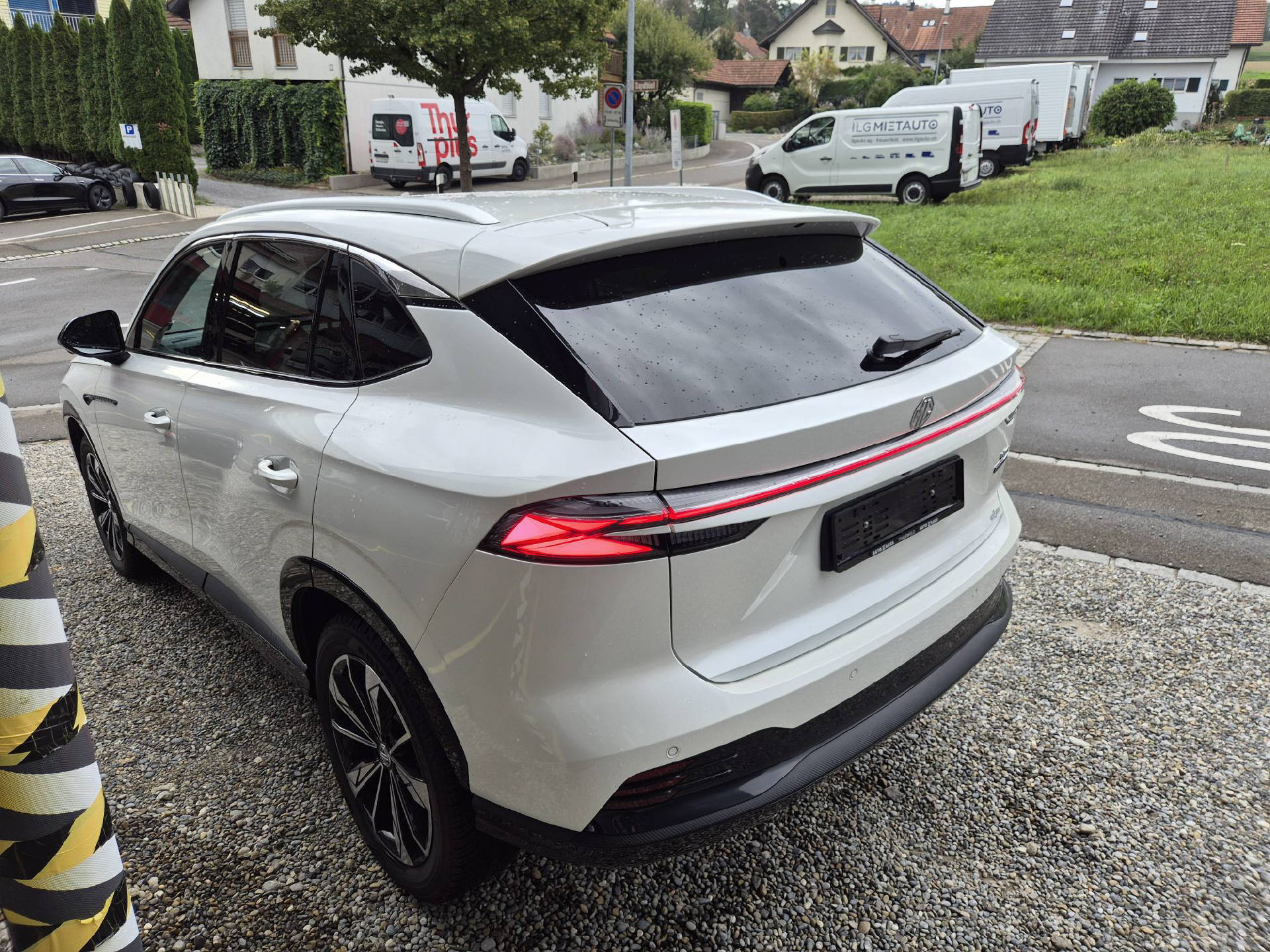 MG HS 1.5 Hybrid Luxury-image-4