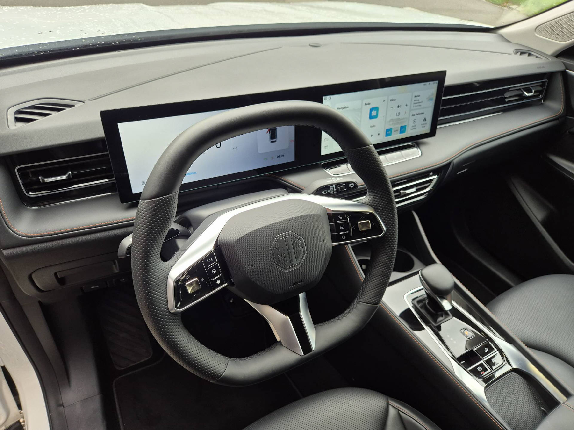 MG HS 1.5 Hybrid Luxury-image-9