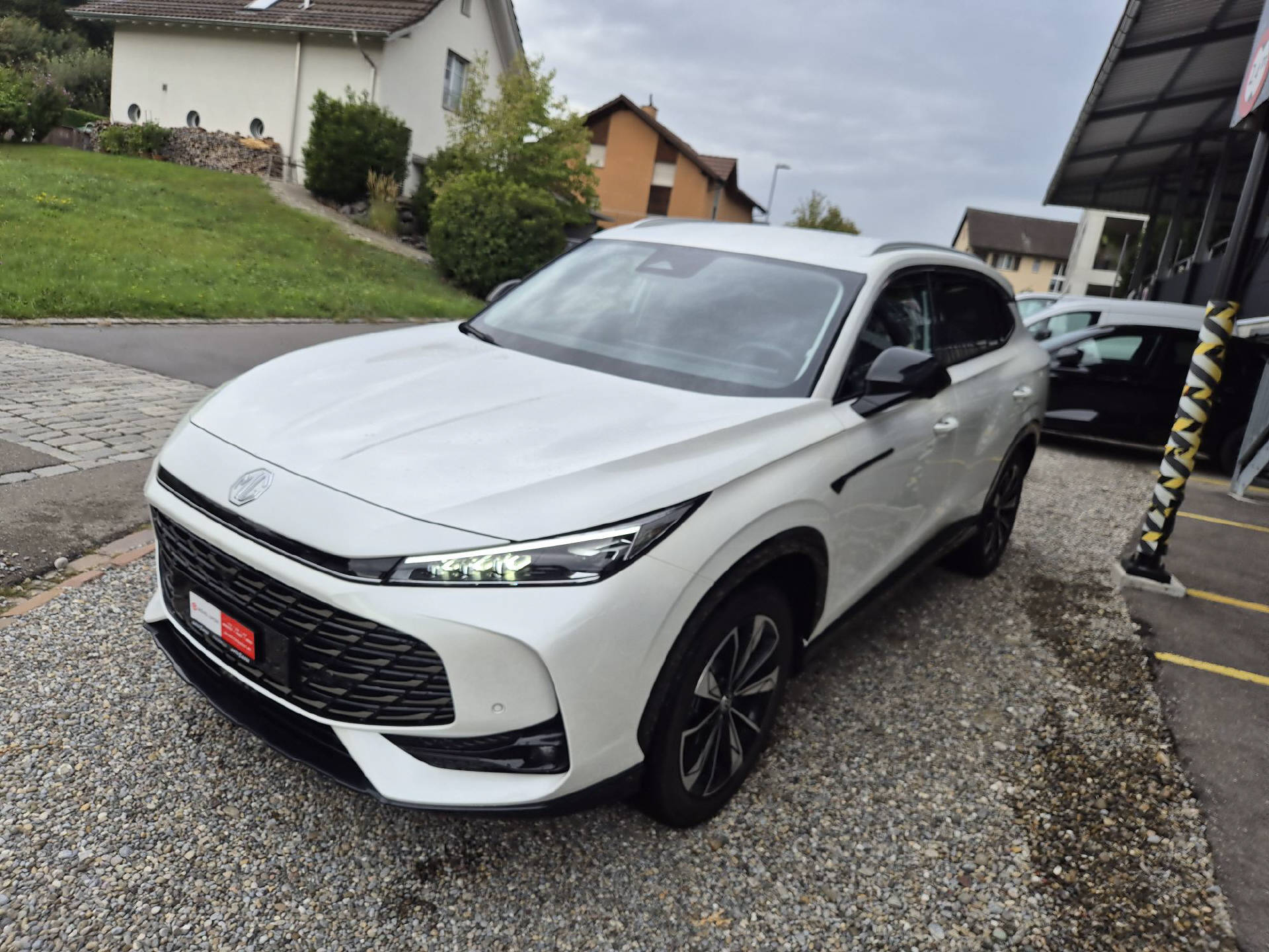 MG HS 1.5 Hybrid Luxury-image-3