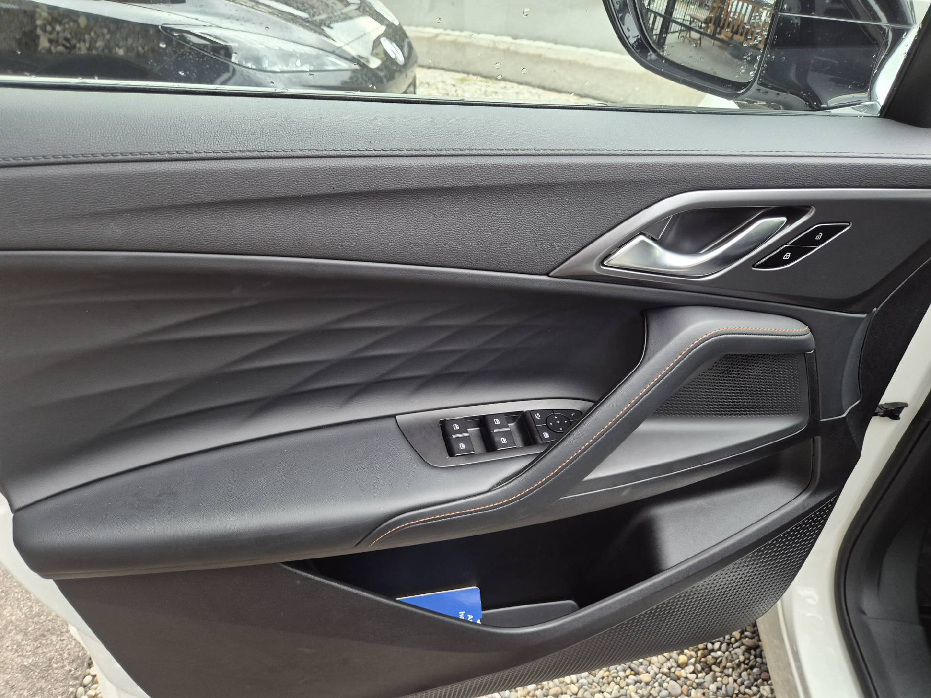 MG HS 1.5 Hybrid Luxury-image-13