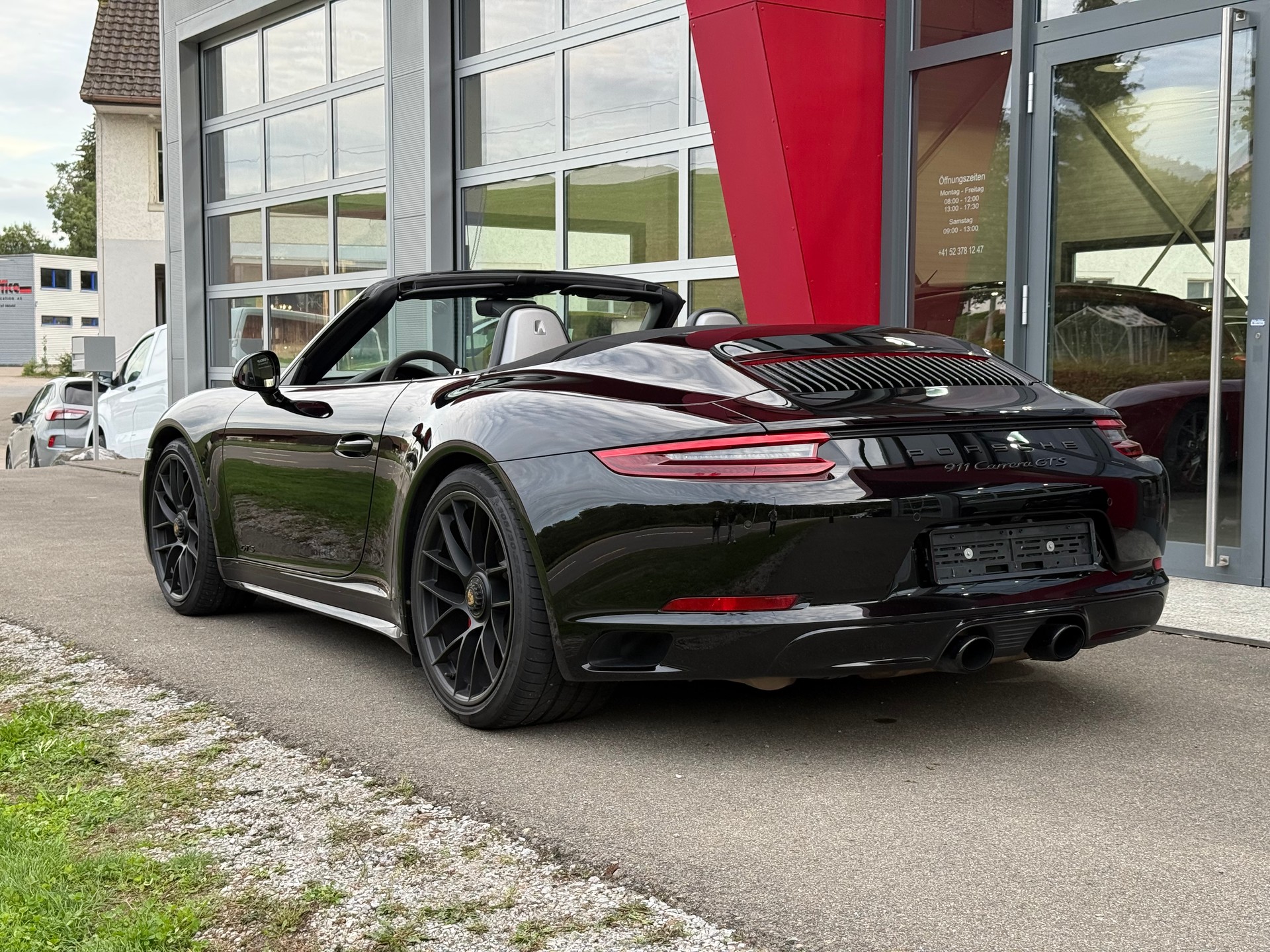 PORSCHE 911 Cabrio Carrera GTS PDK-image-2