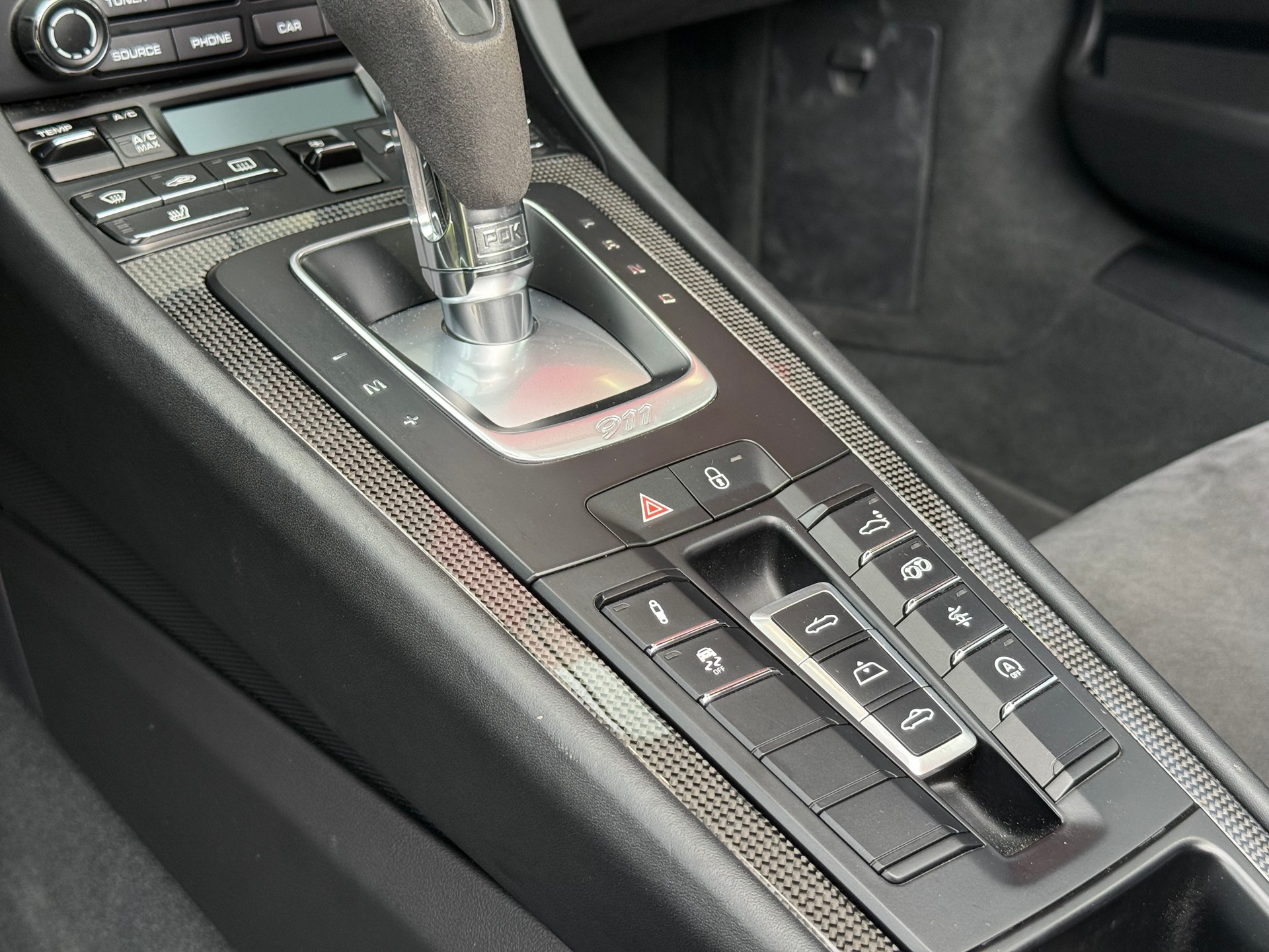 PORSCHE 911 Cabrio Carrera GTS PDK-image-12