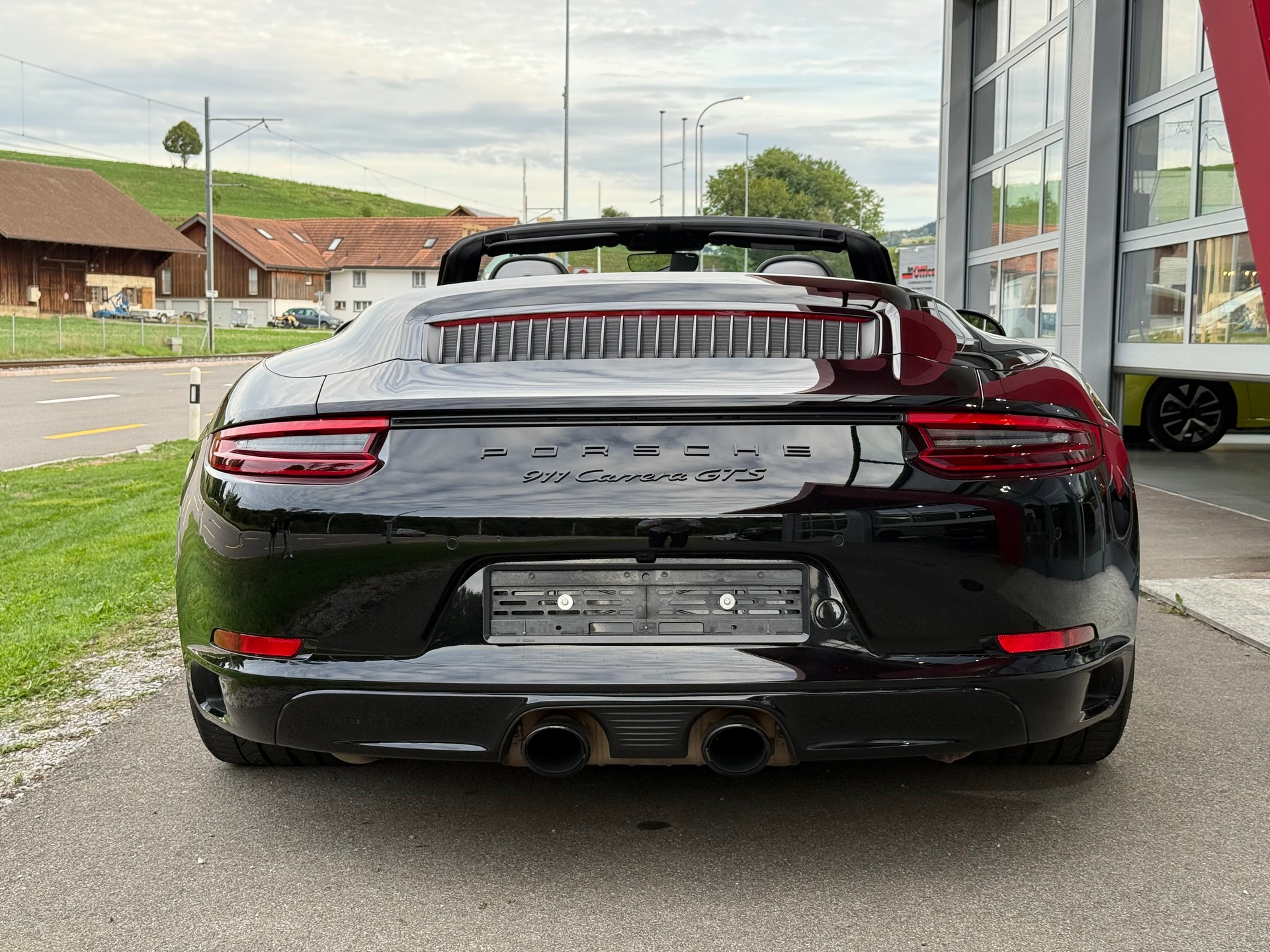 PORSCHE 911 Cabrio Carrera GTS PDK-image-3
