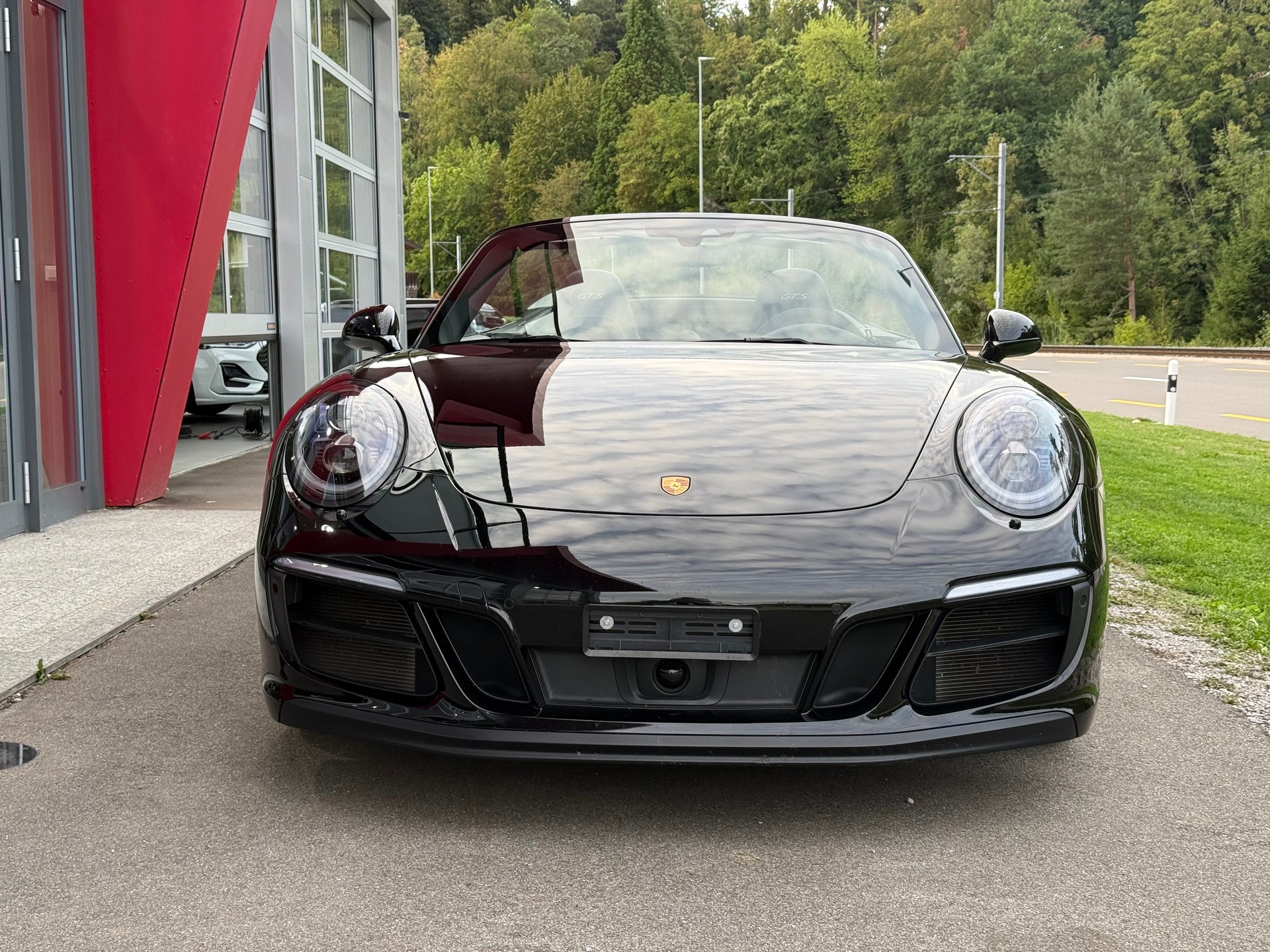 PORSCHE 911 Cabrio Carrera GTS PDK-image-4