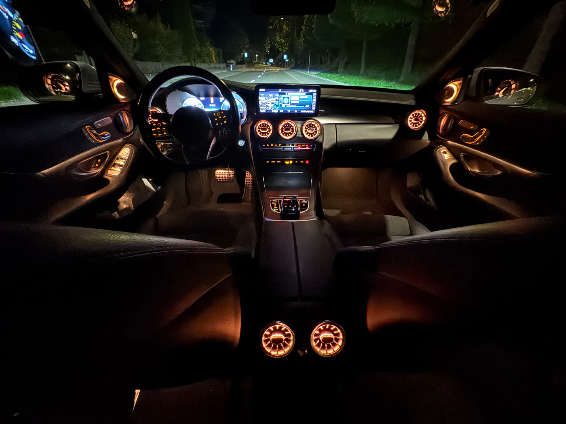MERCEDES-BENZ C 220 d AMG Line 4matic-image-1