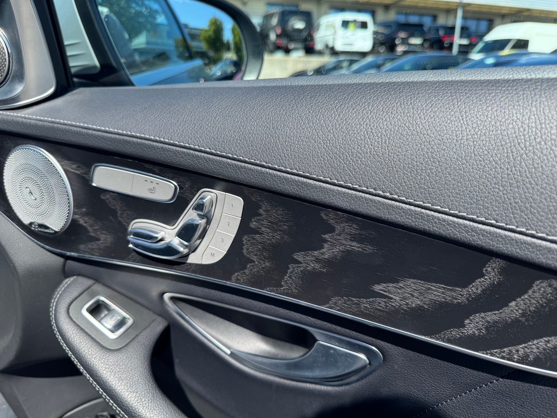 MERCEDES-BENZ C 220 d AMG Line 4matic-image-5