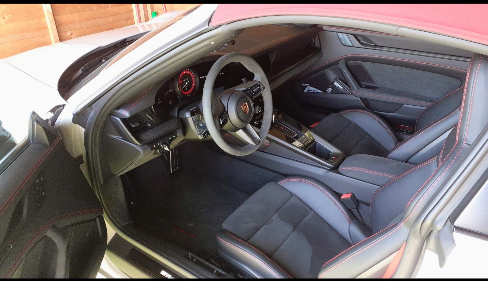 PORSCHE 911 Targa 4 GTS PDK-image-1