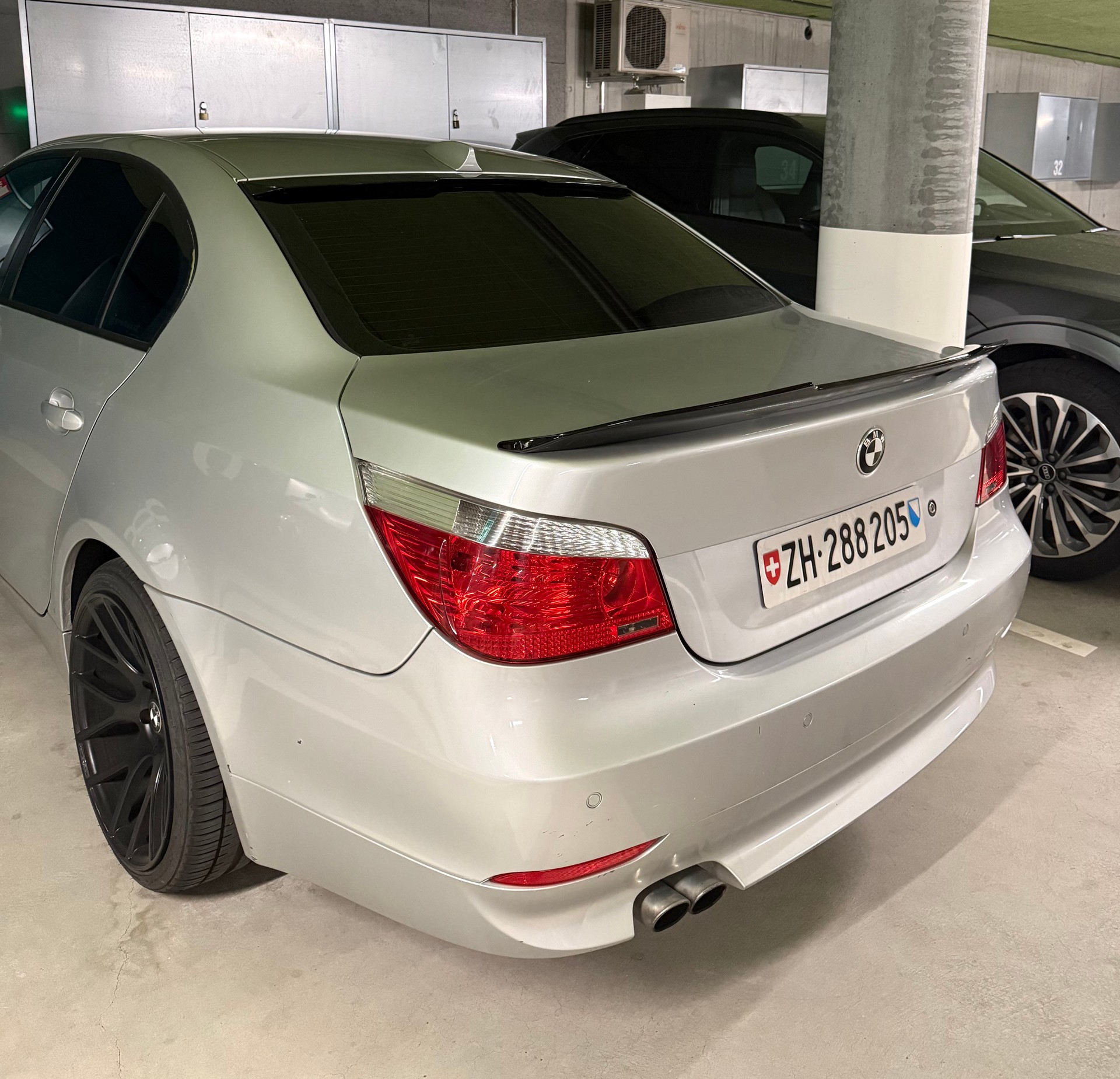 BMW 520i-image-2