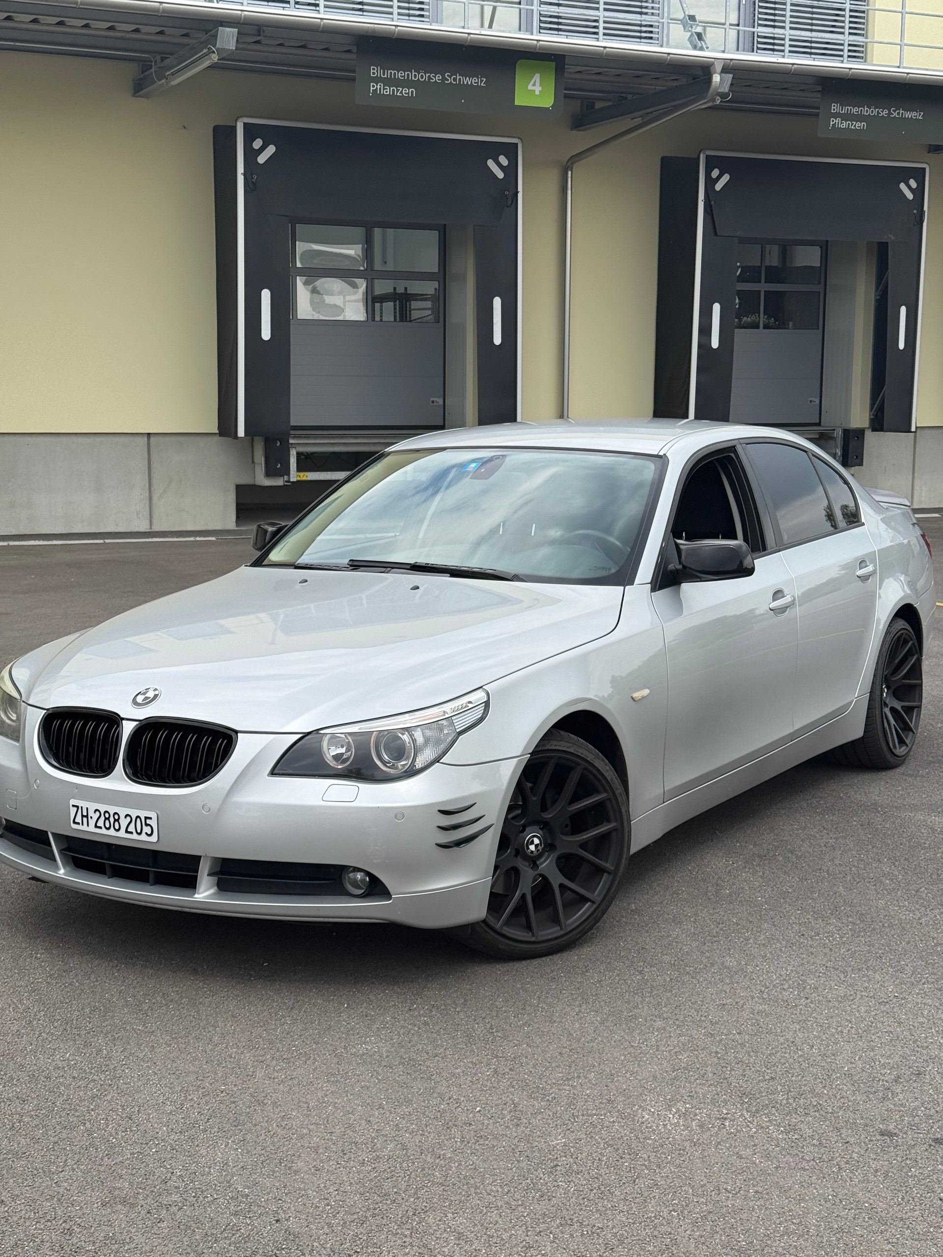 BMW 520i-image-0