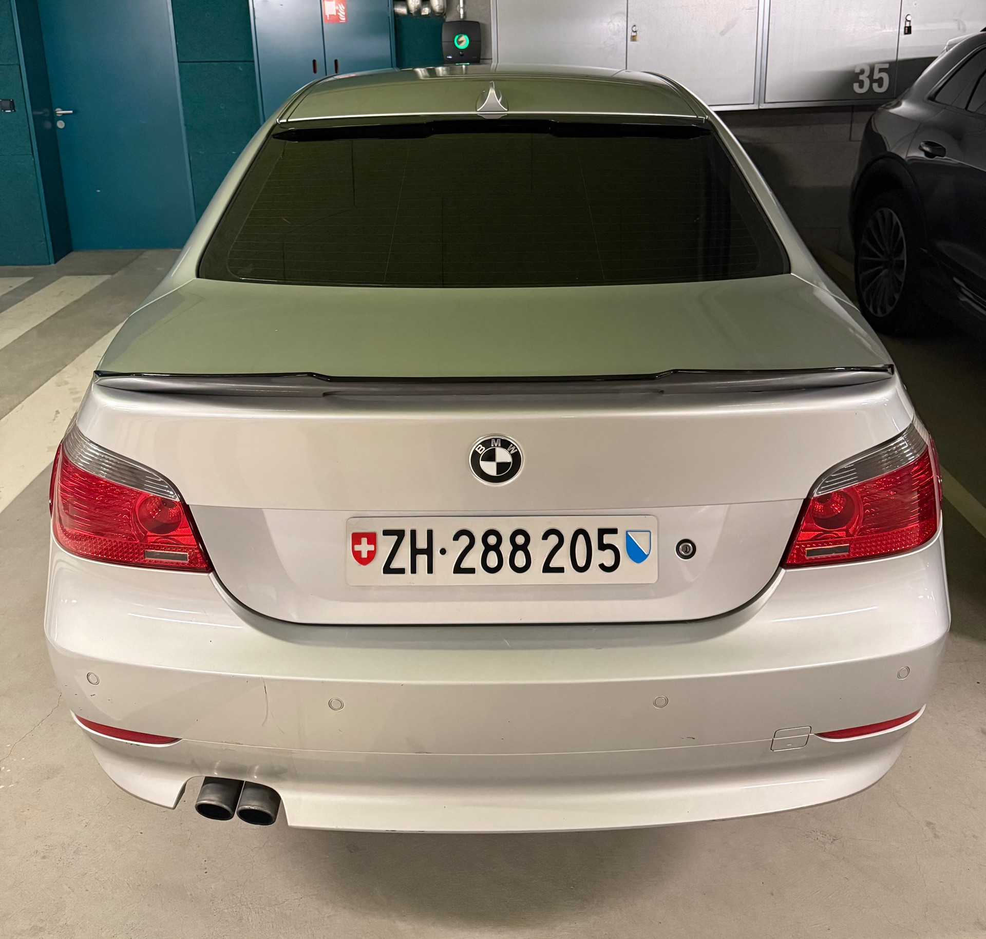 BMW 520i-image-3