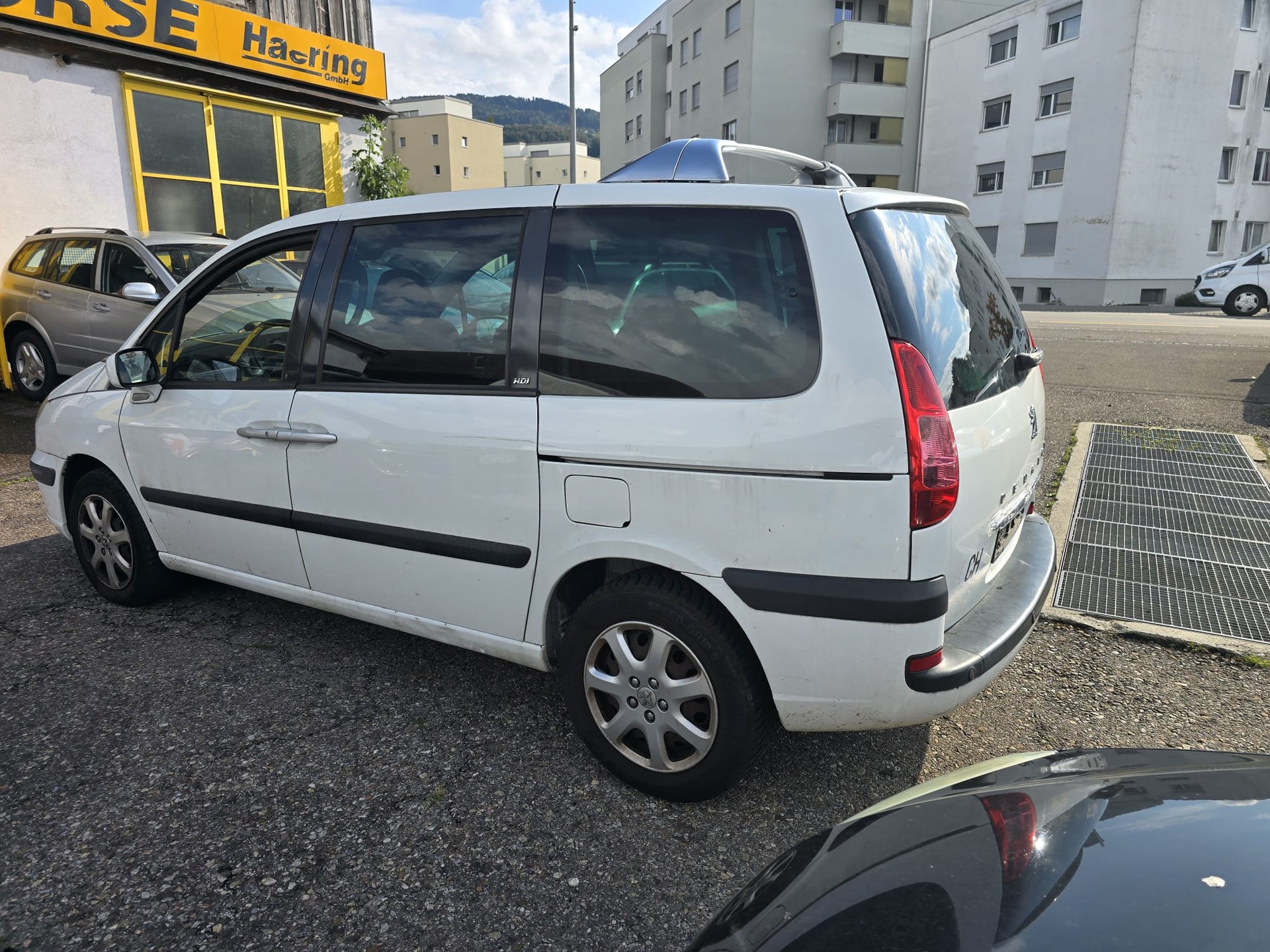 PEUGEOT 807 2.0 16V HDi ST Family+ Automatic-image-2