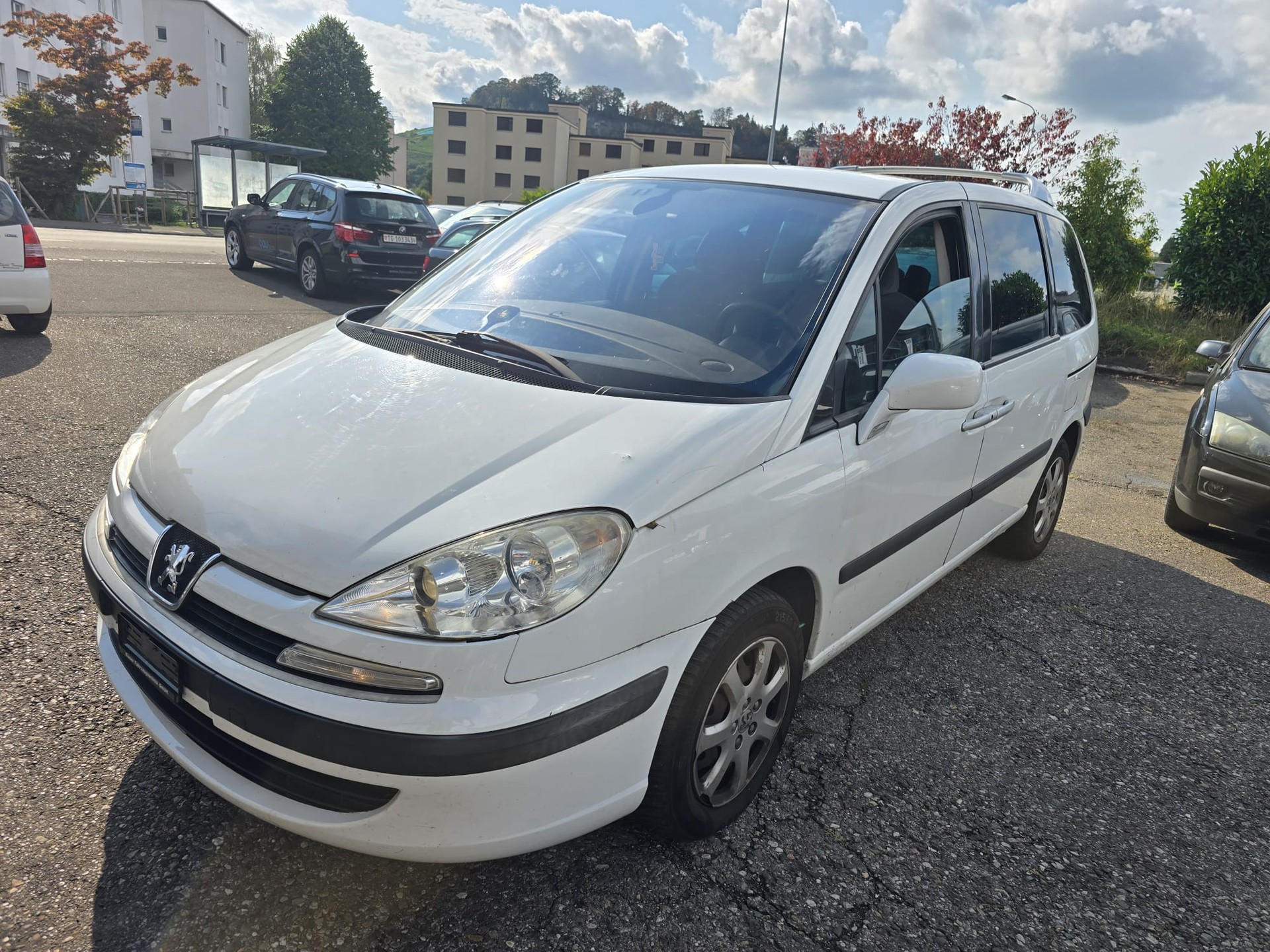 PEUGEOT 807 2.0 16V HDi ST Family+ Automatic-image-1